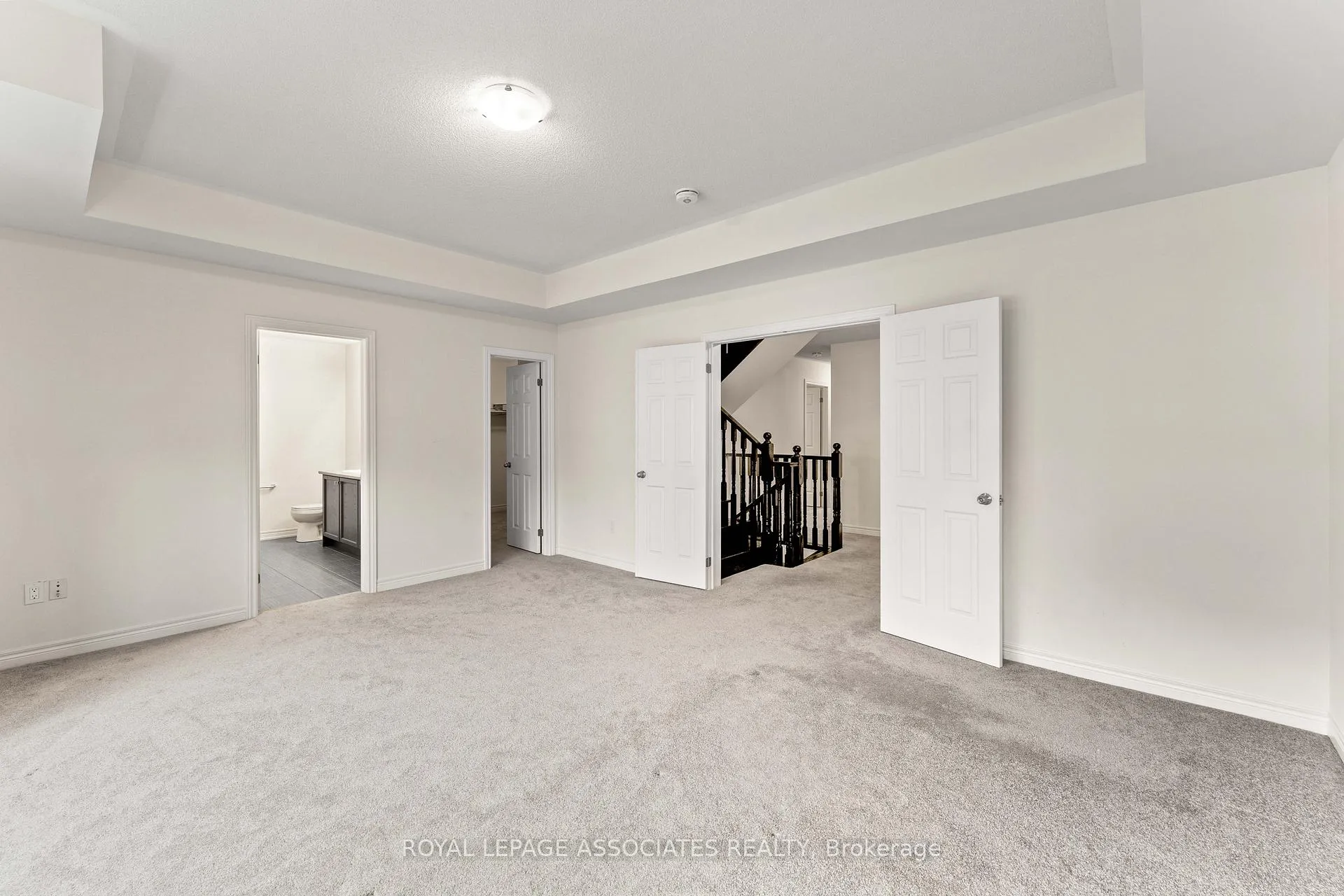 Photo 13 of 3909 Koenig Road E, Burlington, Alton — HOMEH