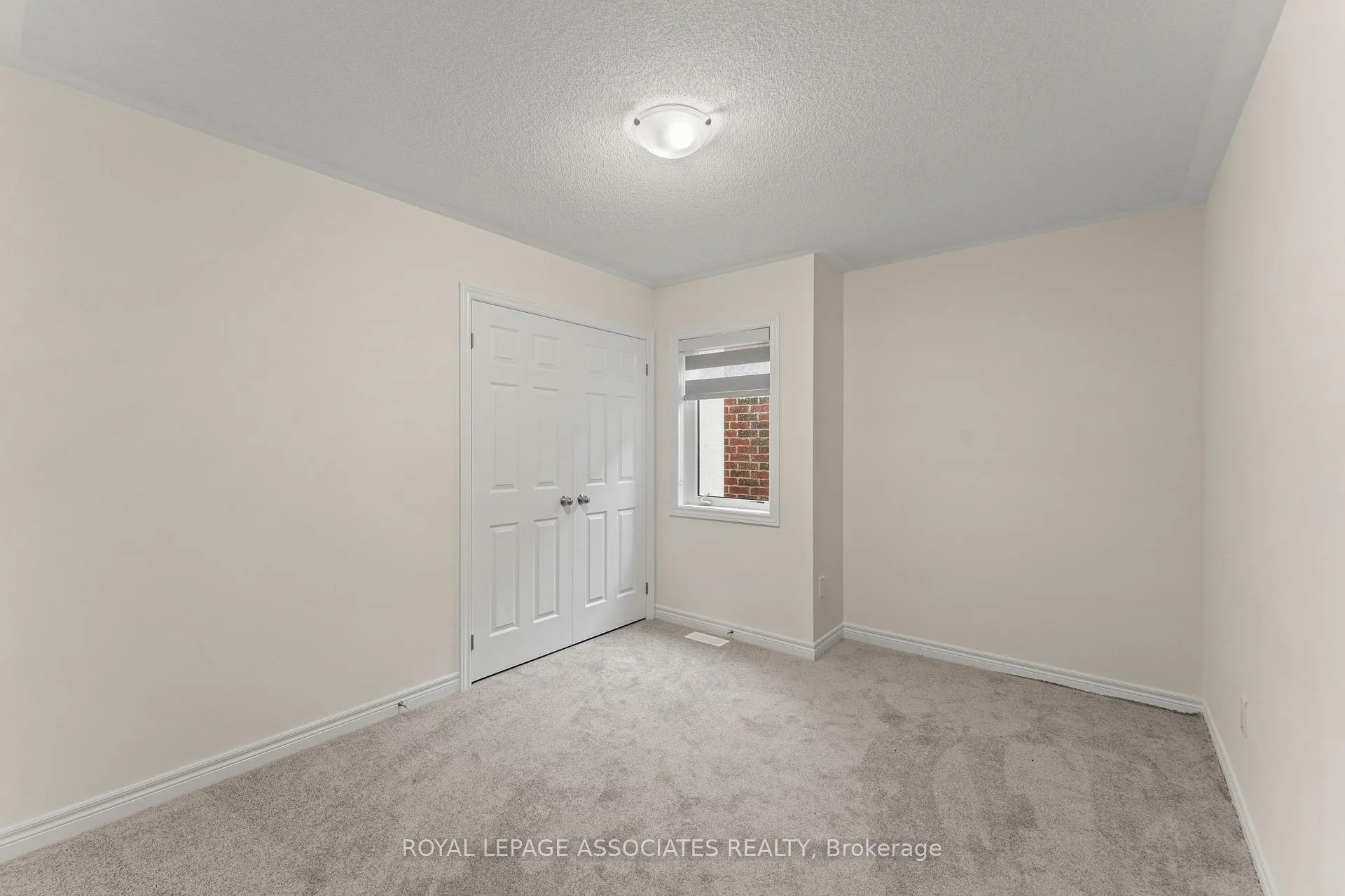 Photo 21 of 3909 Koenig Road E, Burlington, Alton — HOMEH