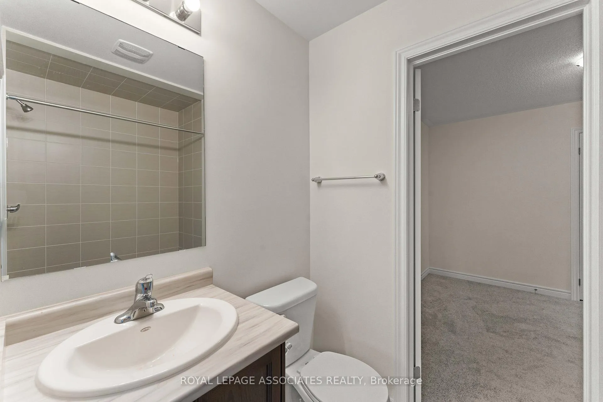 Photo 25 of 3909 Koenig Road E, Burlington, Alton — HOMEH