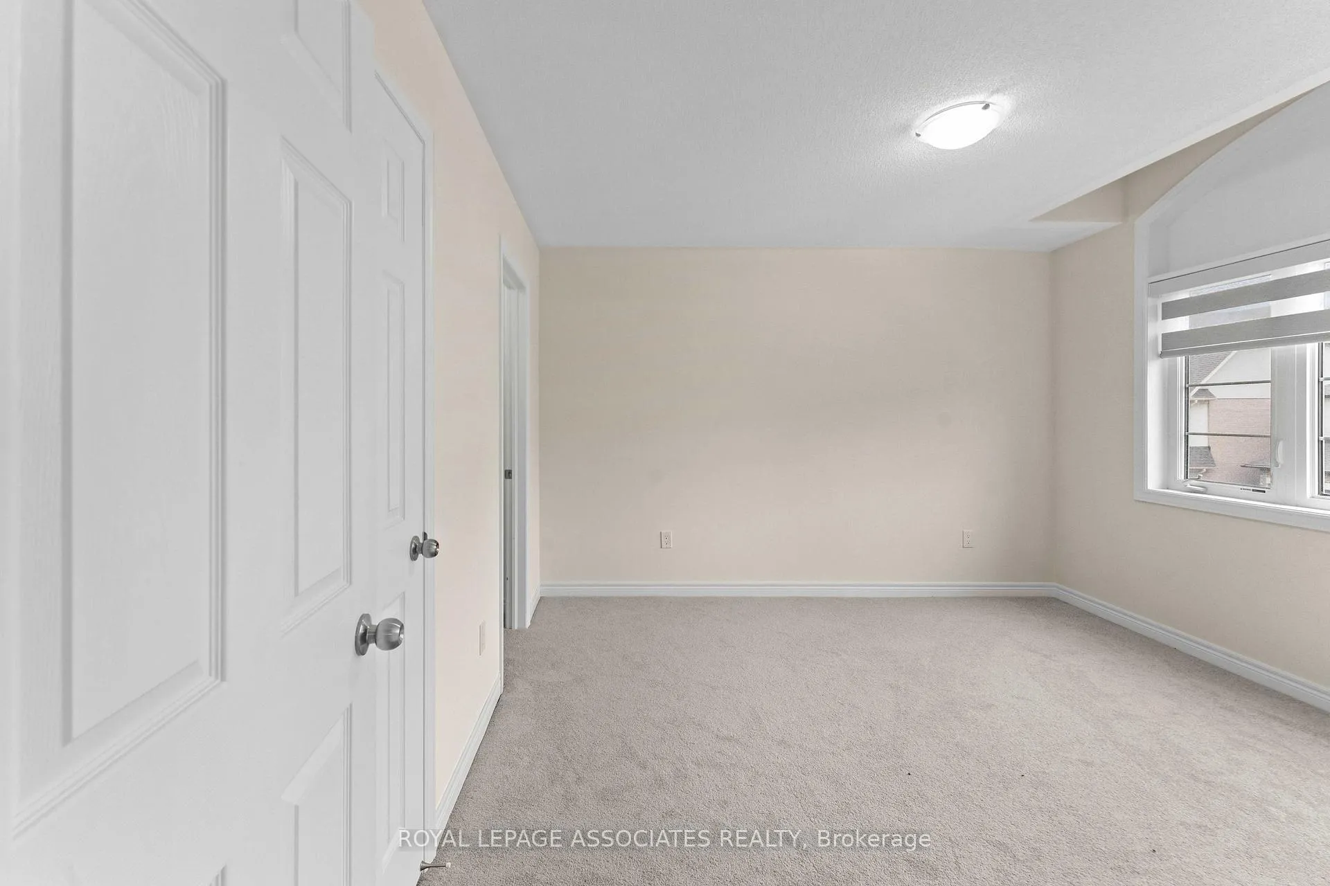 Photo 26 of 3909 Koenig Road E, Burlington, Alton — HOMEH