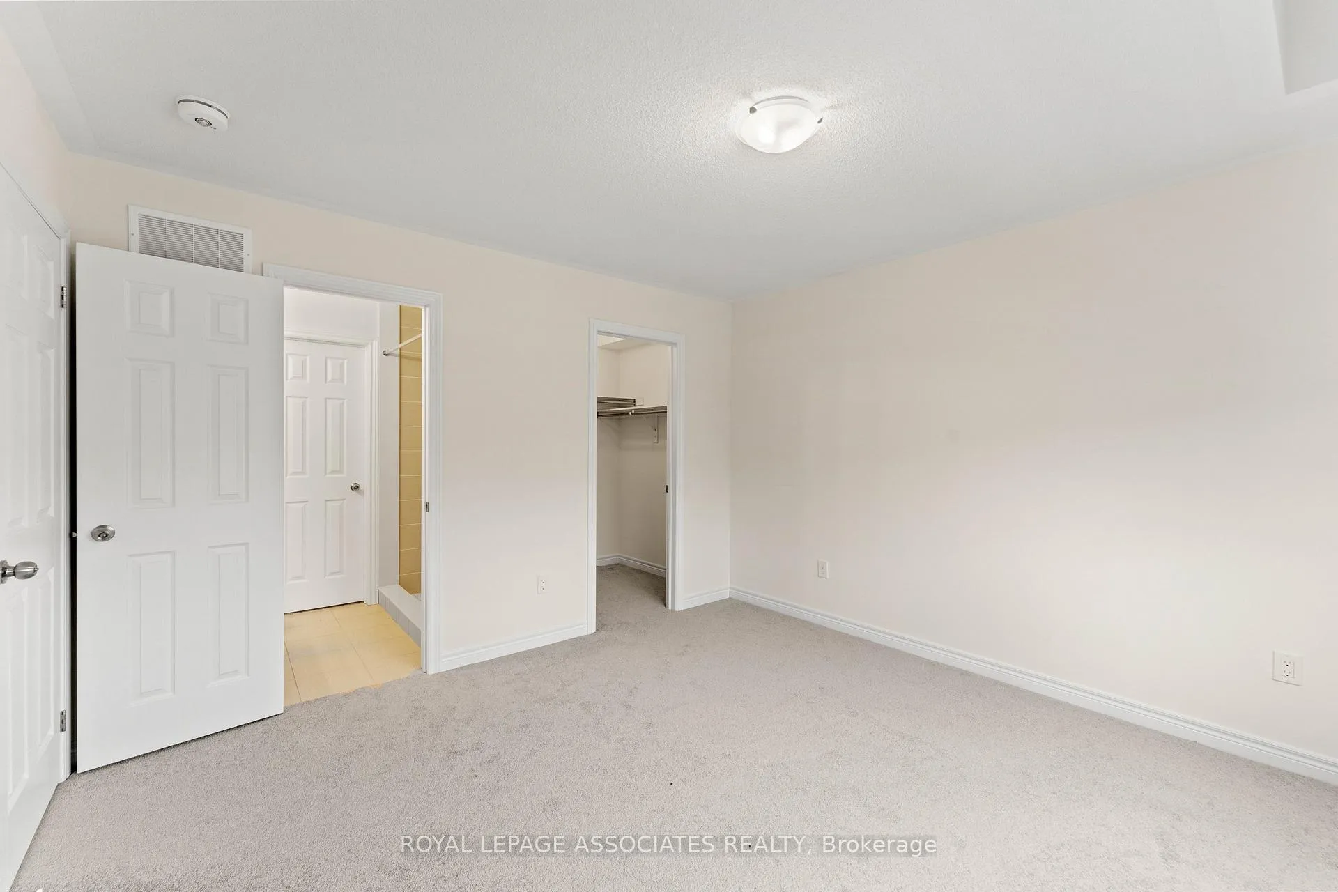 Photo 30 of 3909 Koenig Road E, Burlington, Alton — HOMEH