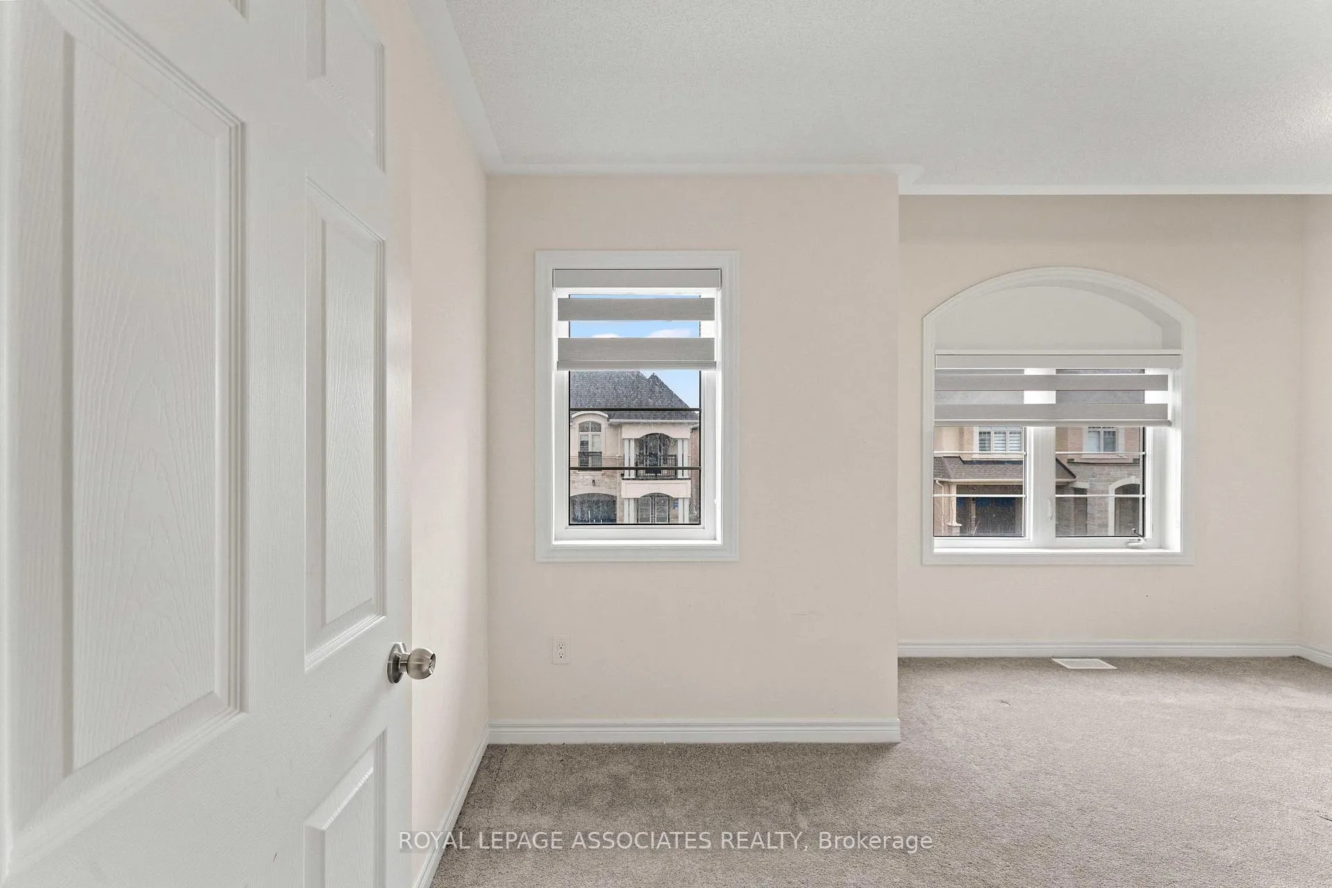 Photo 32 of 3909 Koenig Road E, Burlington, Alton — HOMEH