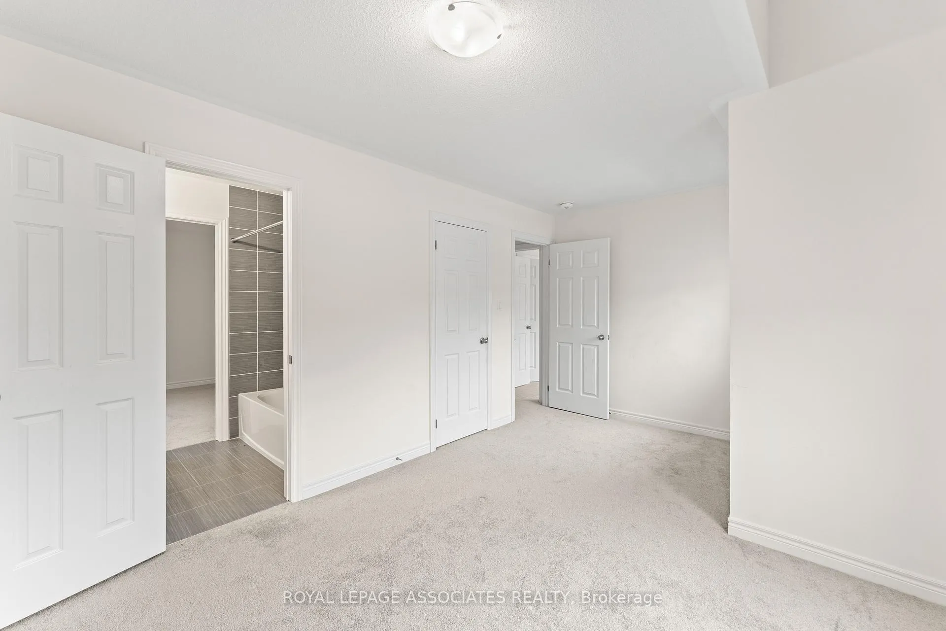 Photo 34 of 3909 Koenig Road E, Burlington, Alton — HOMEH