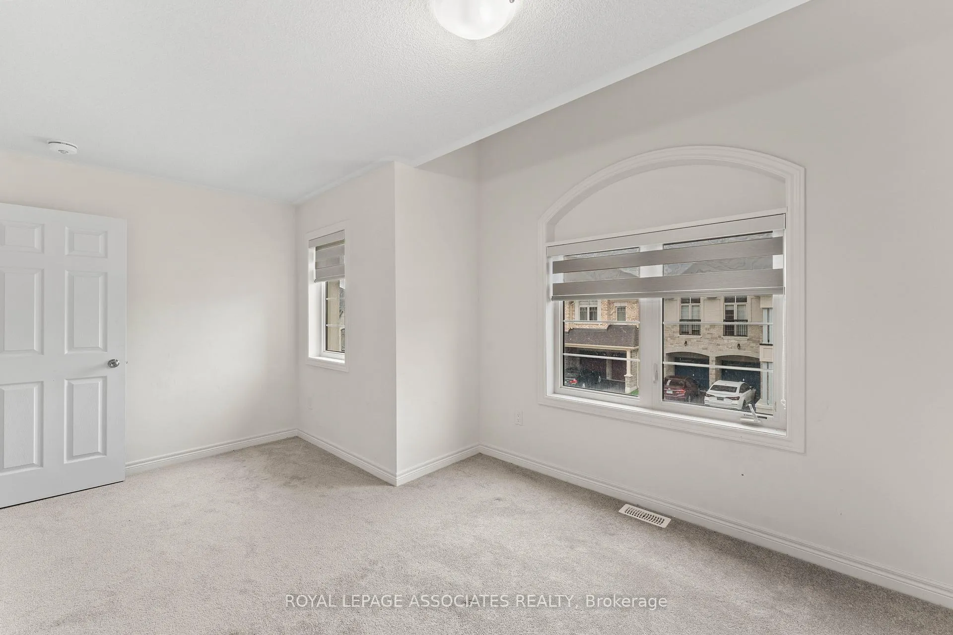 Photo 35 of 3909 Koenig Road E, Burlington, Alton — HOMEH