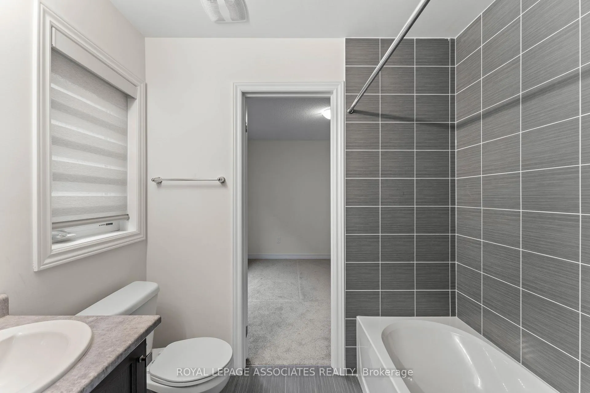 Photo 36 of 3909 Koenig Road E, Burlington, Alton — HOMEH