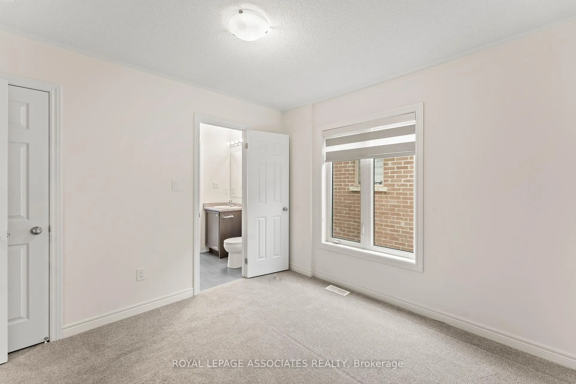 Photo 38 of 3909 Koenig Road E, Burlington, Alton — HOMEH