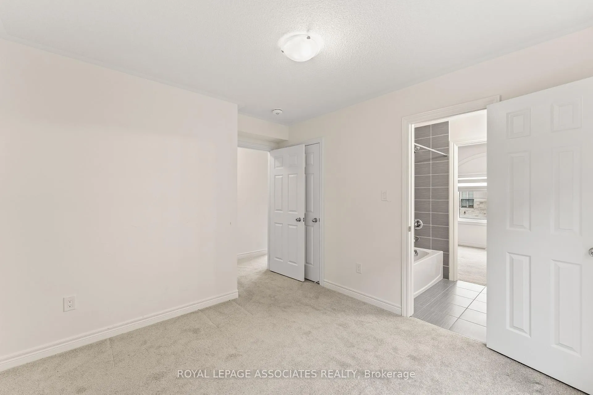 Photo 39 of 3909 Koenig Road E, Burlington, Alton — HOMEH