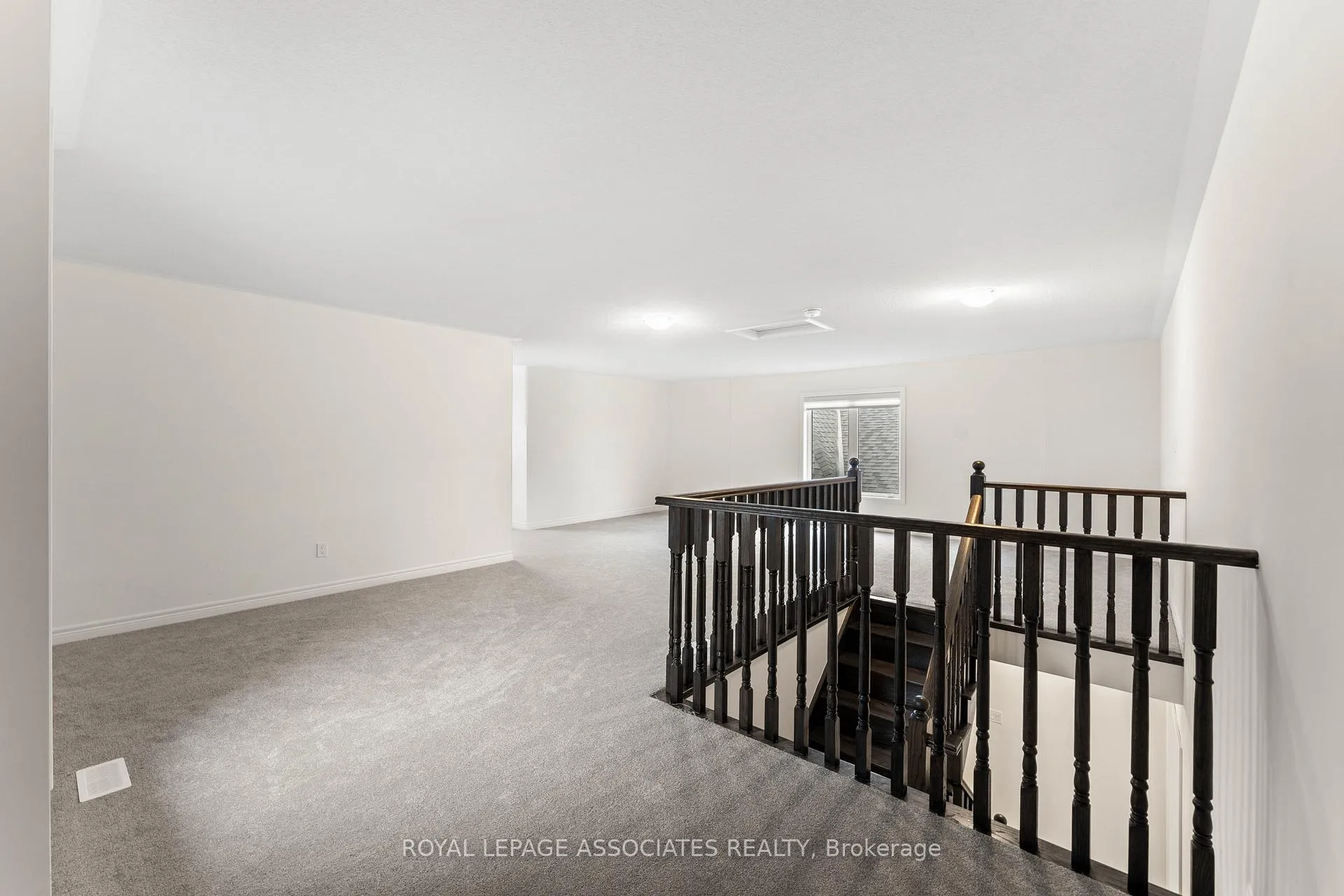 Photo 43 of 3909 Koenig Road E, Burlington, Alton — HOMEH