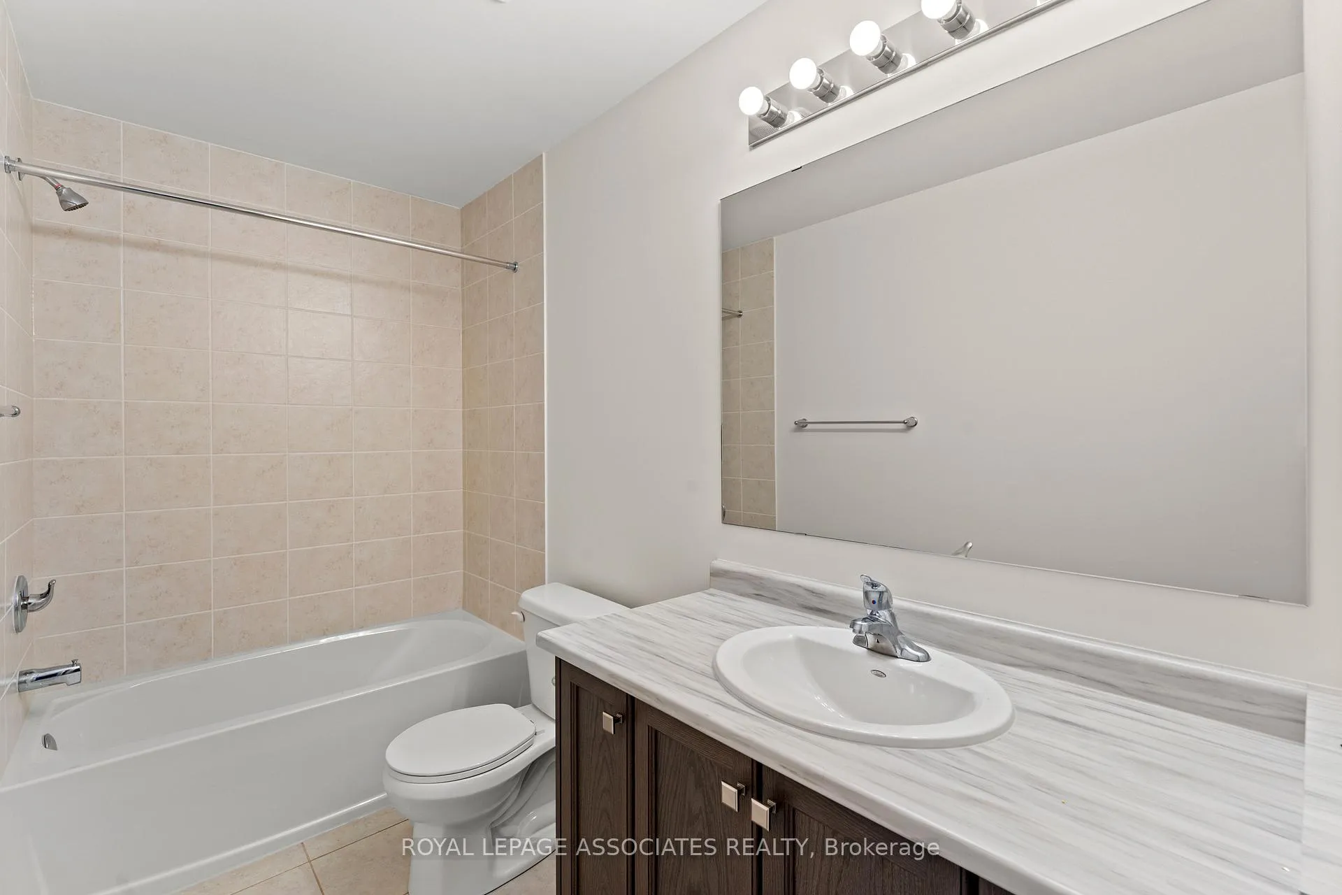 Photo 45 of 3909 Koenig Road E, Burlington, Alton — HOMEH