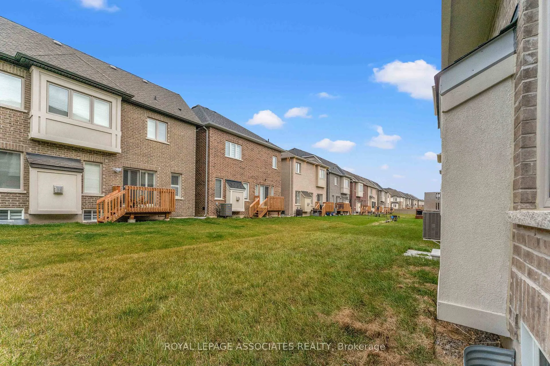 Photo 49 of 3909 Koenig Road E, Burlington, Alton — HOMEH