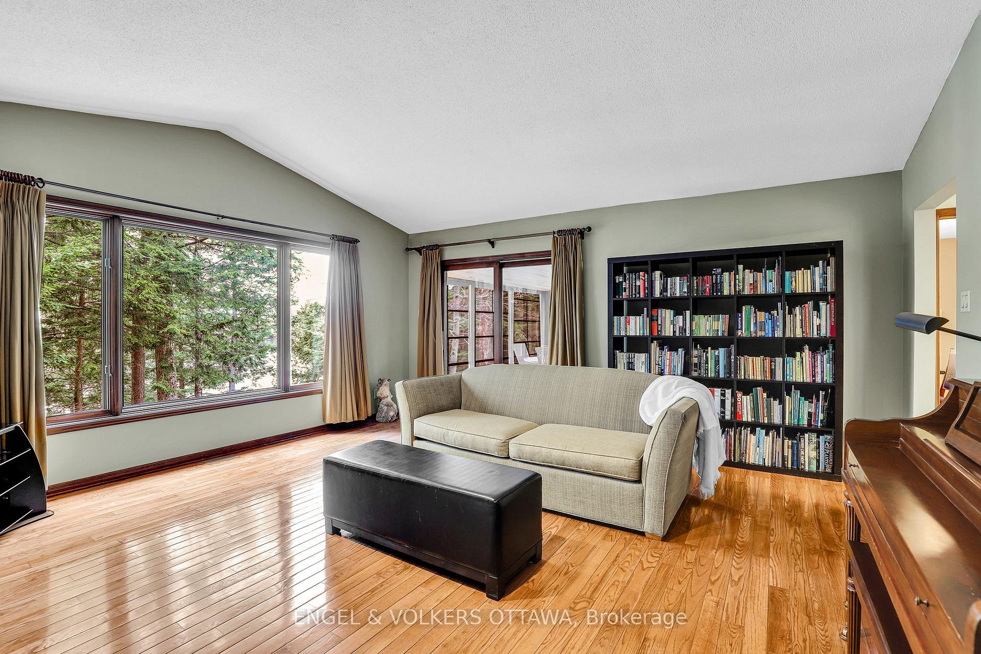 Photo 17 of 7 Deerfield Drive, McNab/Braeside, Mcnab/Braeside Twps — HOMEH