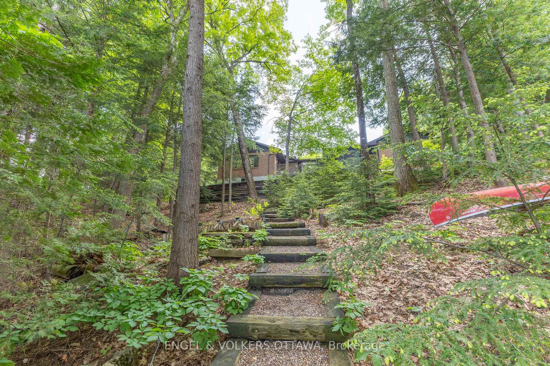 Photo 35 of 7 Deerfield Drive, McNab/Braeside, Mcnab/Braeside Twps — HOMEH