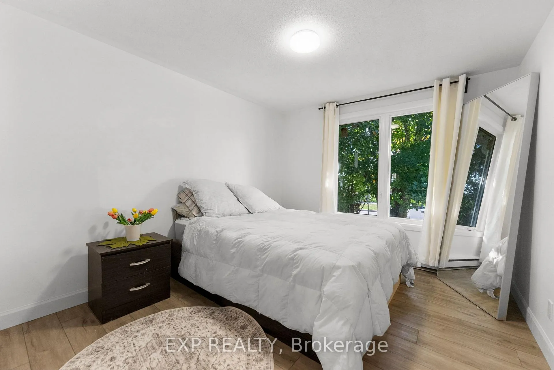 Photo 11 of 146 Barnet Boulevard, Renfrew — HOMEH