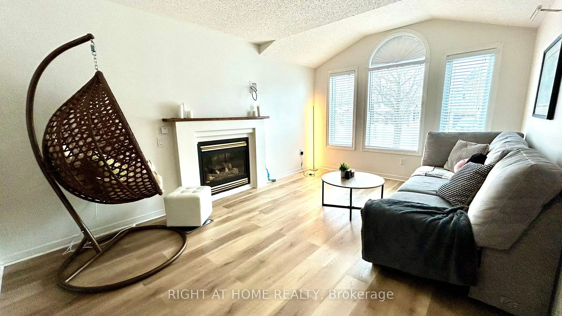 Photo 6 of 48 Johnson Street, Orillia — HOMEH