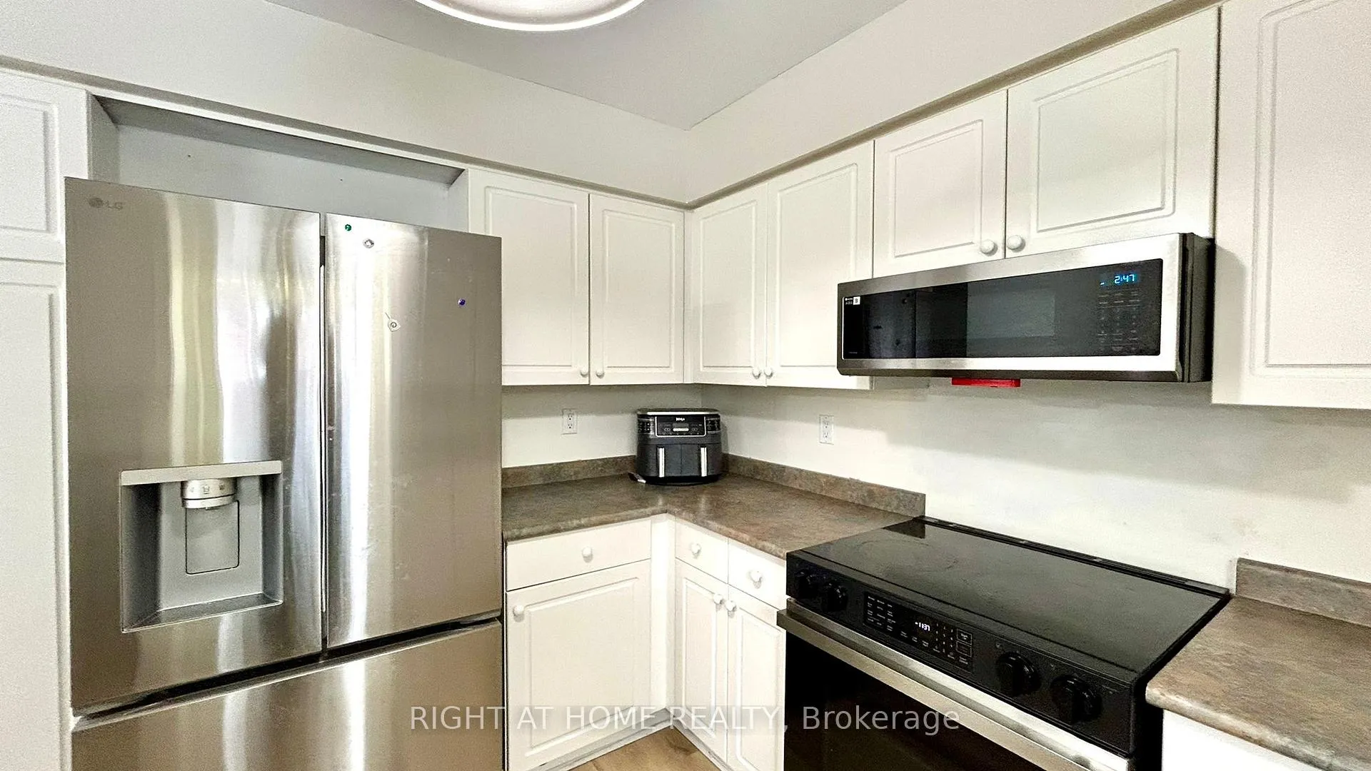 Photo 10 of 48 Johnson Street, Orillia — HOMEH
