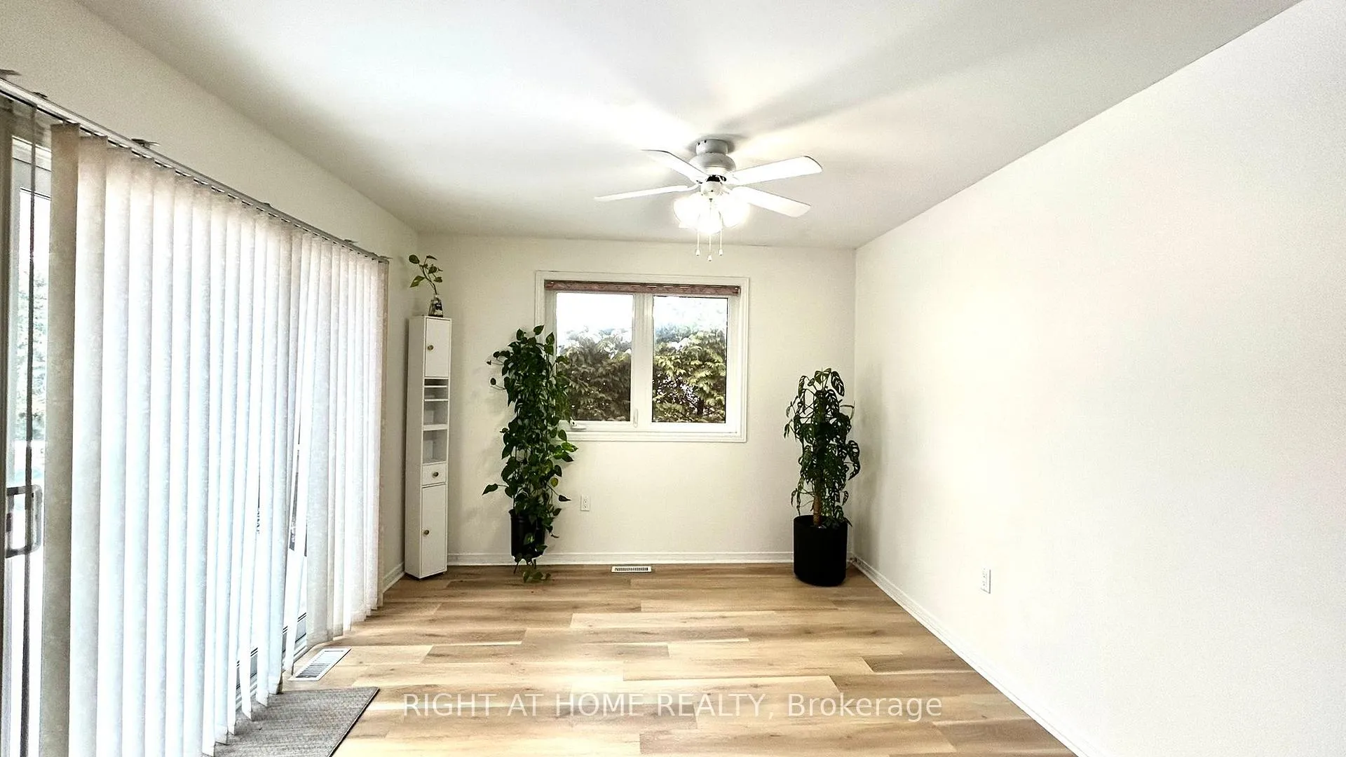 Photo 11 of 48 Johnson Street, Orillia — HOMEH
