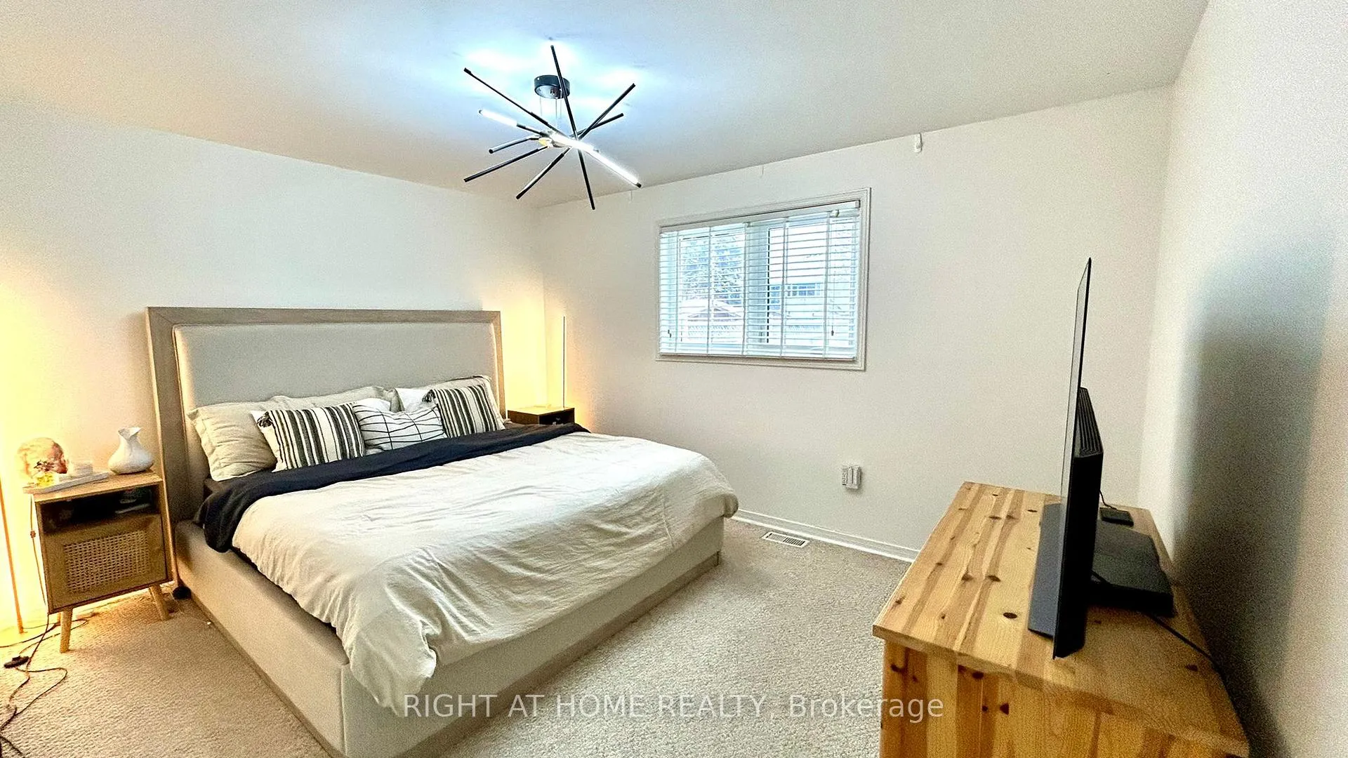Photo 14 of 48 Johnson Street, Orillia — HOMEH