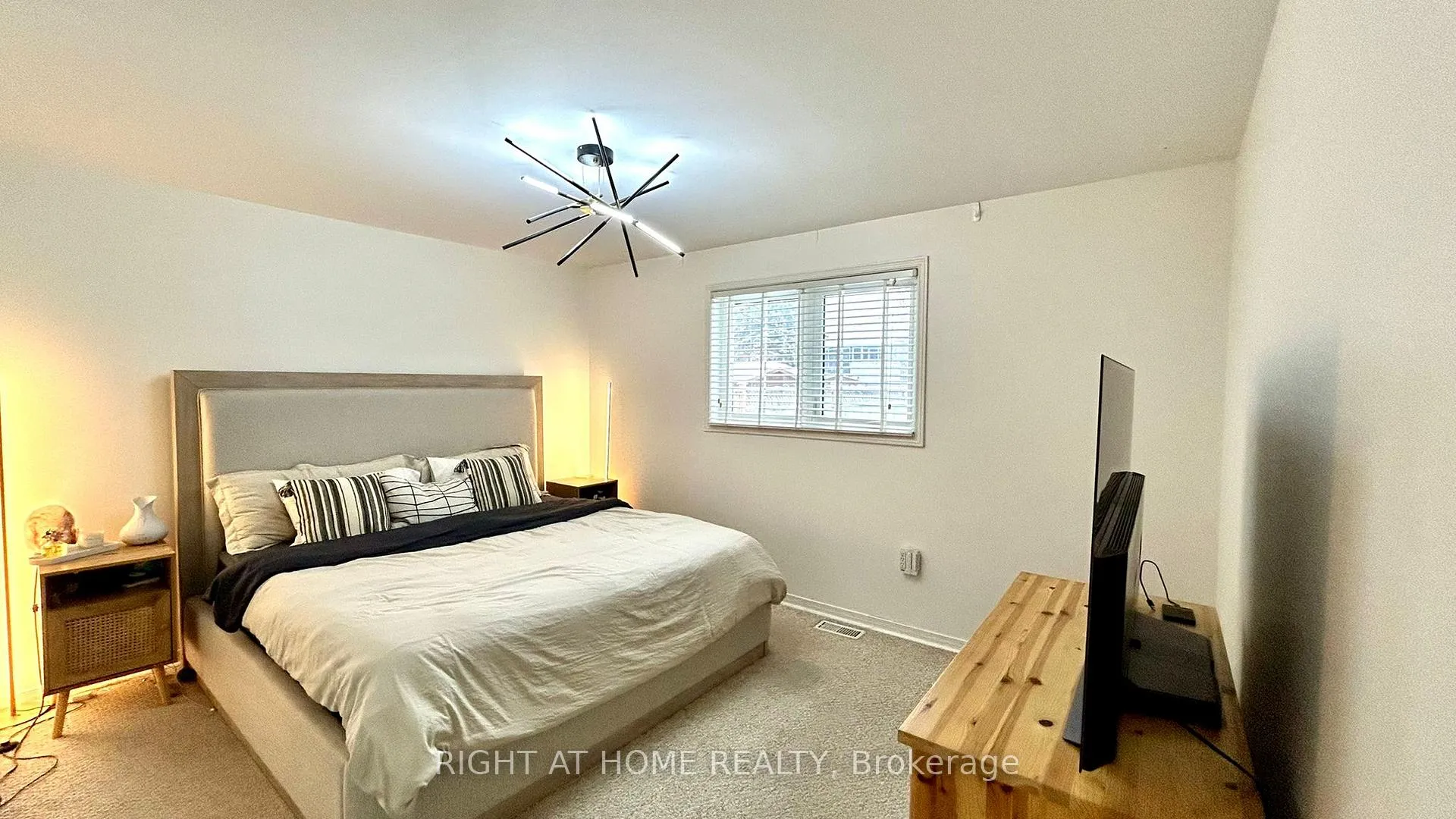 Photo 15 of 48 Johnson Street, Orillia — HOMEH