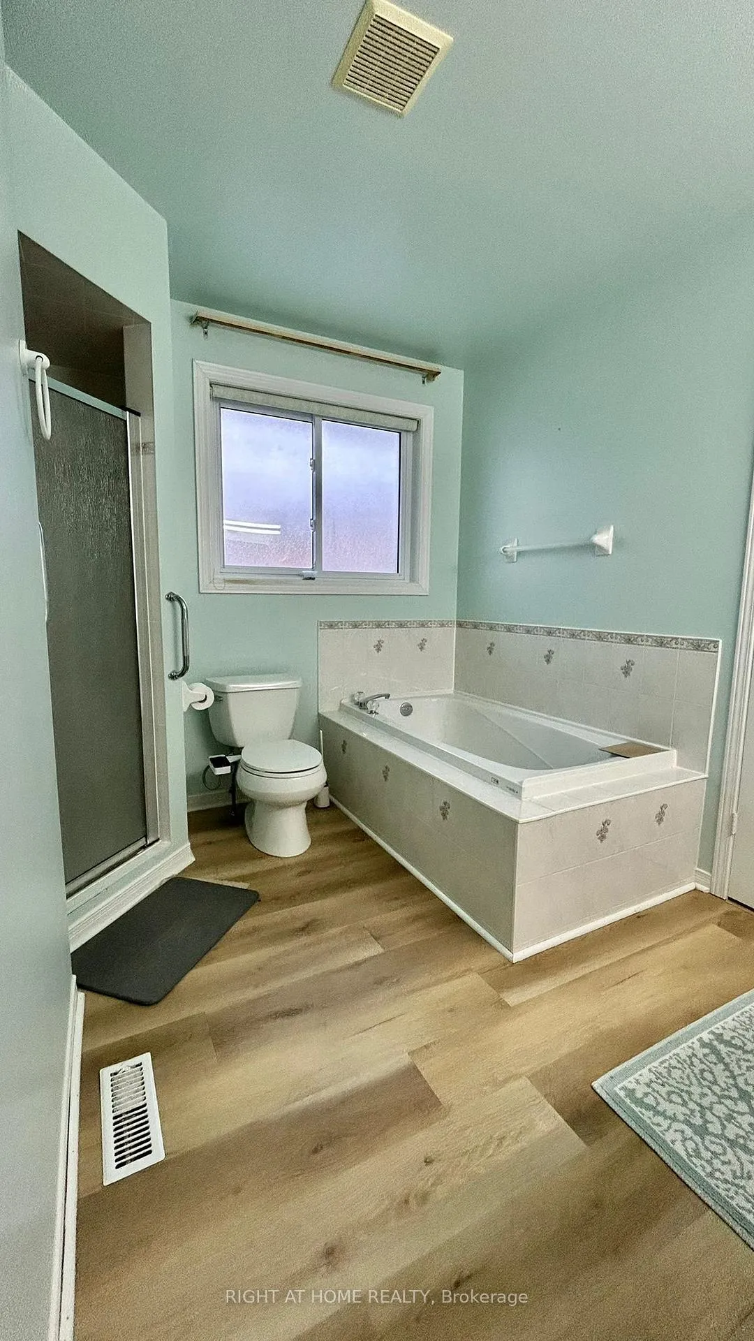 Photo 17 of 48 Johnson Street, Orillia — HOMEH