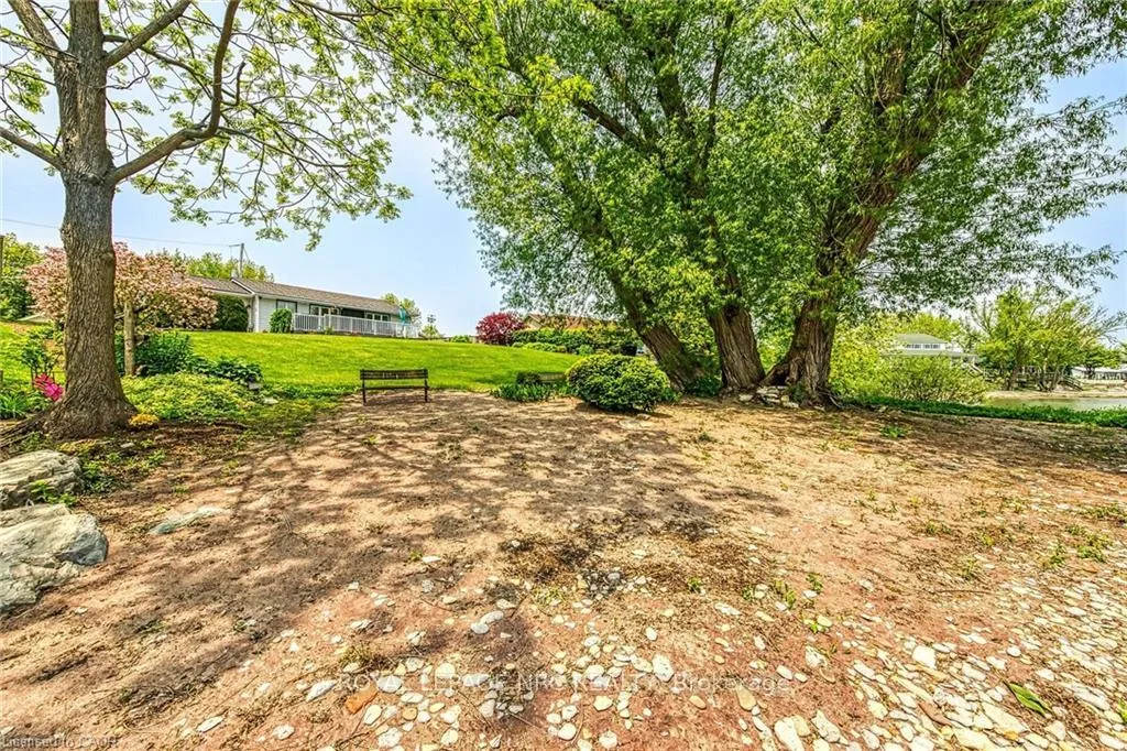 Photo 35 of 92 Hoover Point Lane, Haldimand — HOMEH