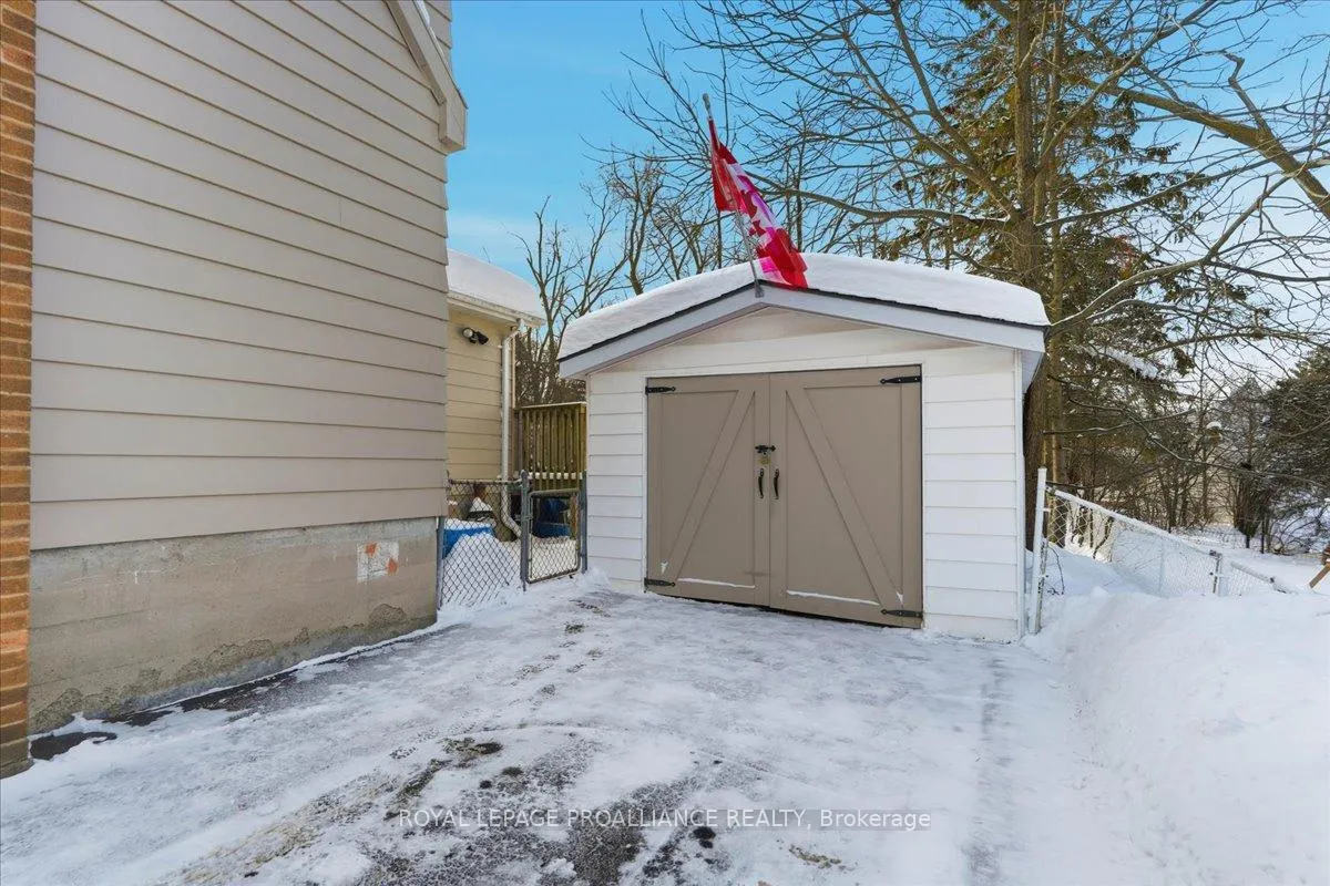 Photo 36 of 28 Fairway Avenue, Belleville, Belleville Ward — HOMEH