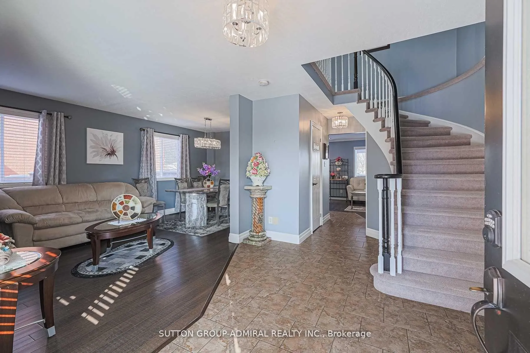 Photo 3 of 242 Mapleton Avenue, Barrie, Holly — HOMEH
