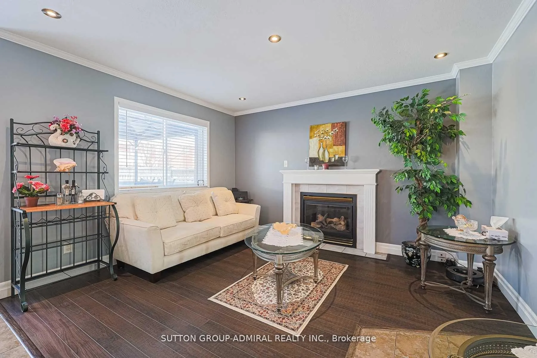 Photo 10 of 242 Mapleton Avenue, Barrie, Holly — HOMEH