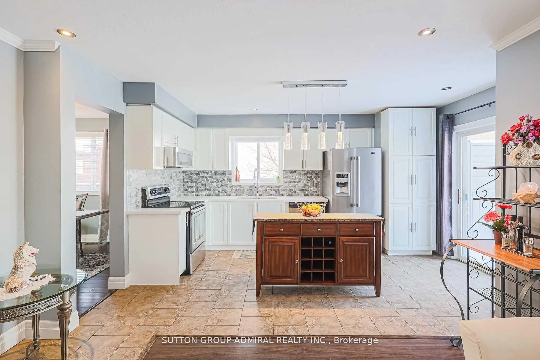 Photo 12 of 242 Mapleton Avenue, Barrie, Holly — HOMEH