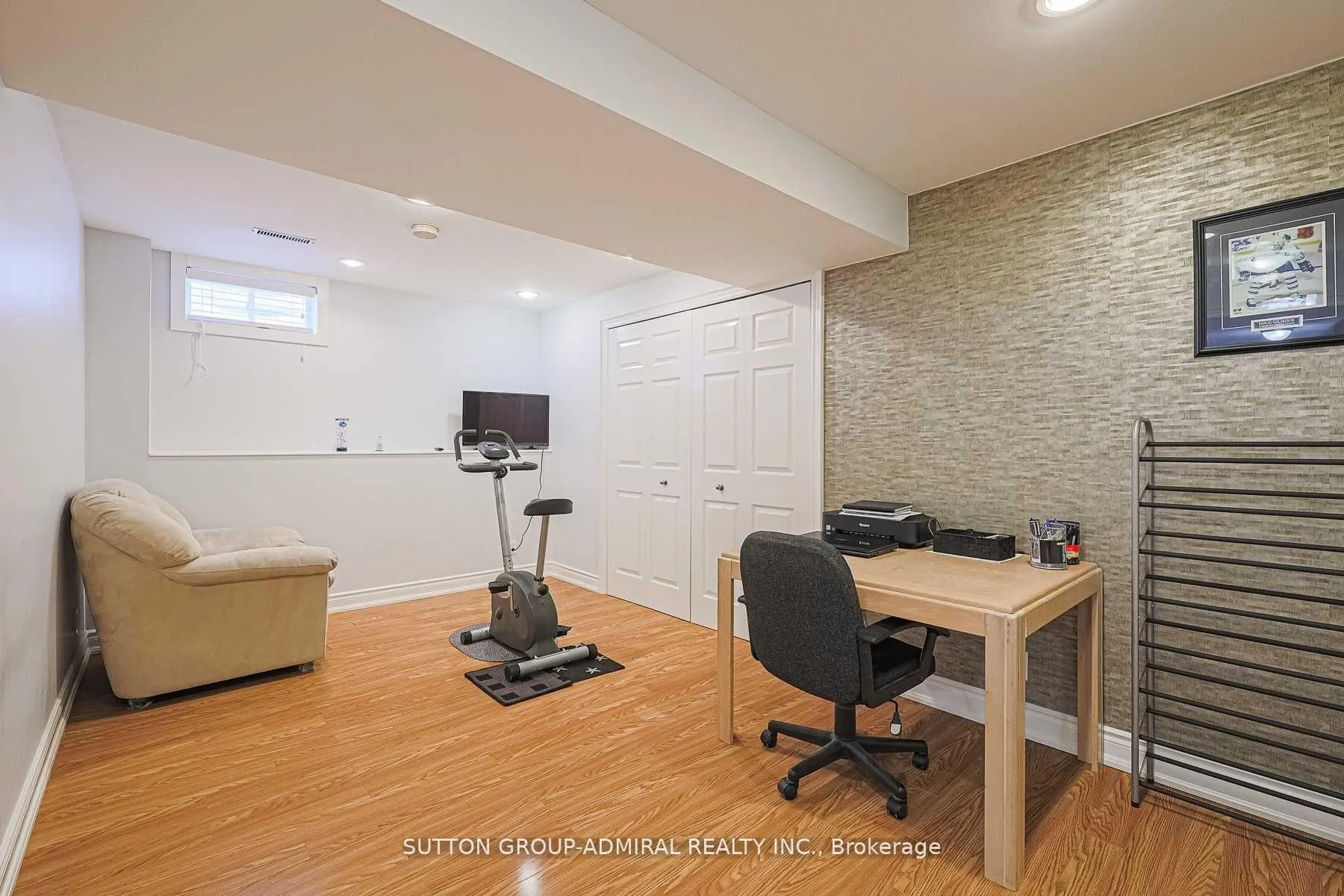 Photo 24 of 242 Mapleton Avenue, Barrie, Holly — HOMEH