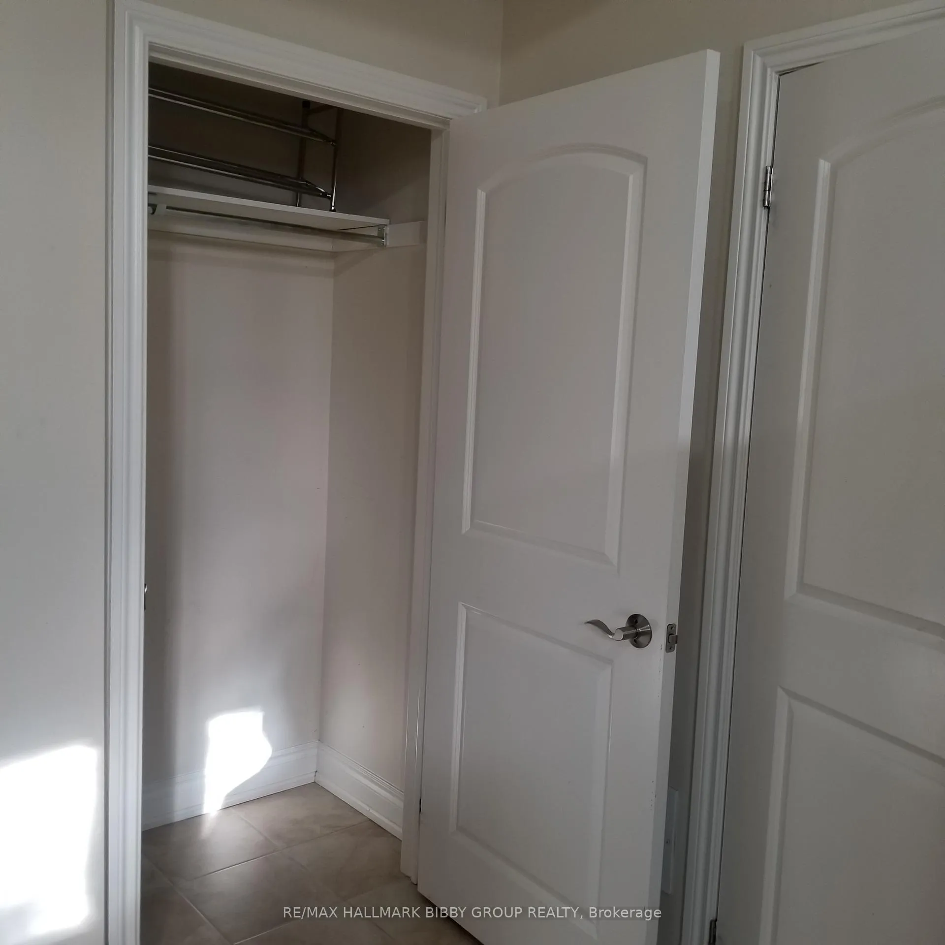 Photo 5 of Unit Basement 1, 24 Manor Haven Road, Toronto, Englemount-Lawrence — HOMEH