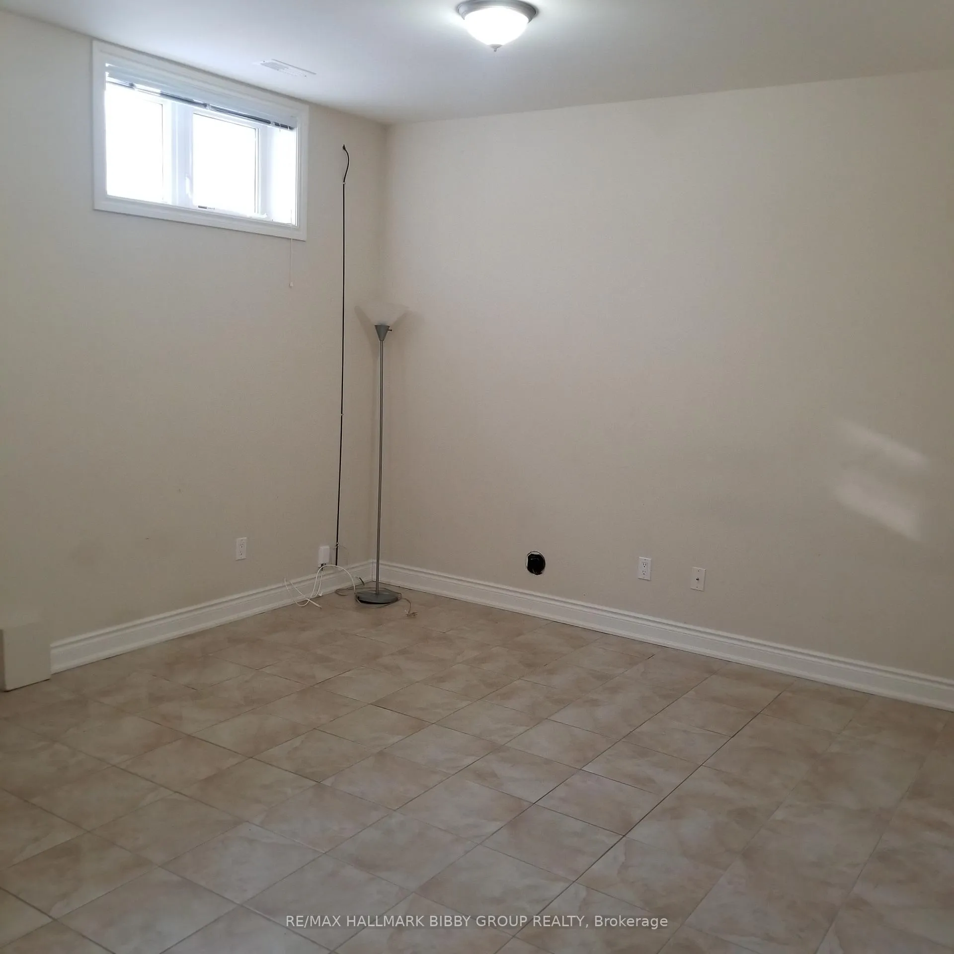 Photo 7 of Unit Basement 1, 24 Manor Haven Road, Toronto, Englemount-Lawrence — HOMEH