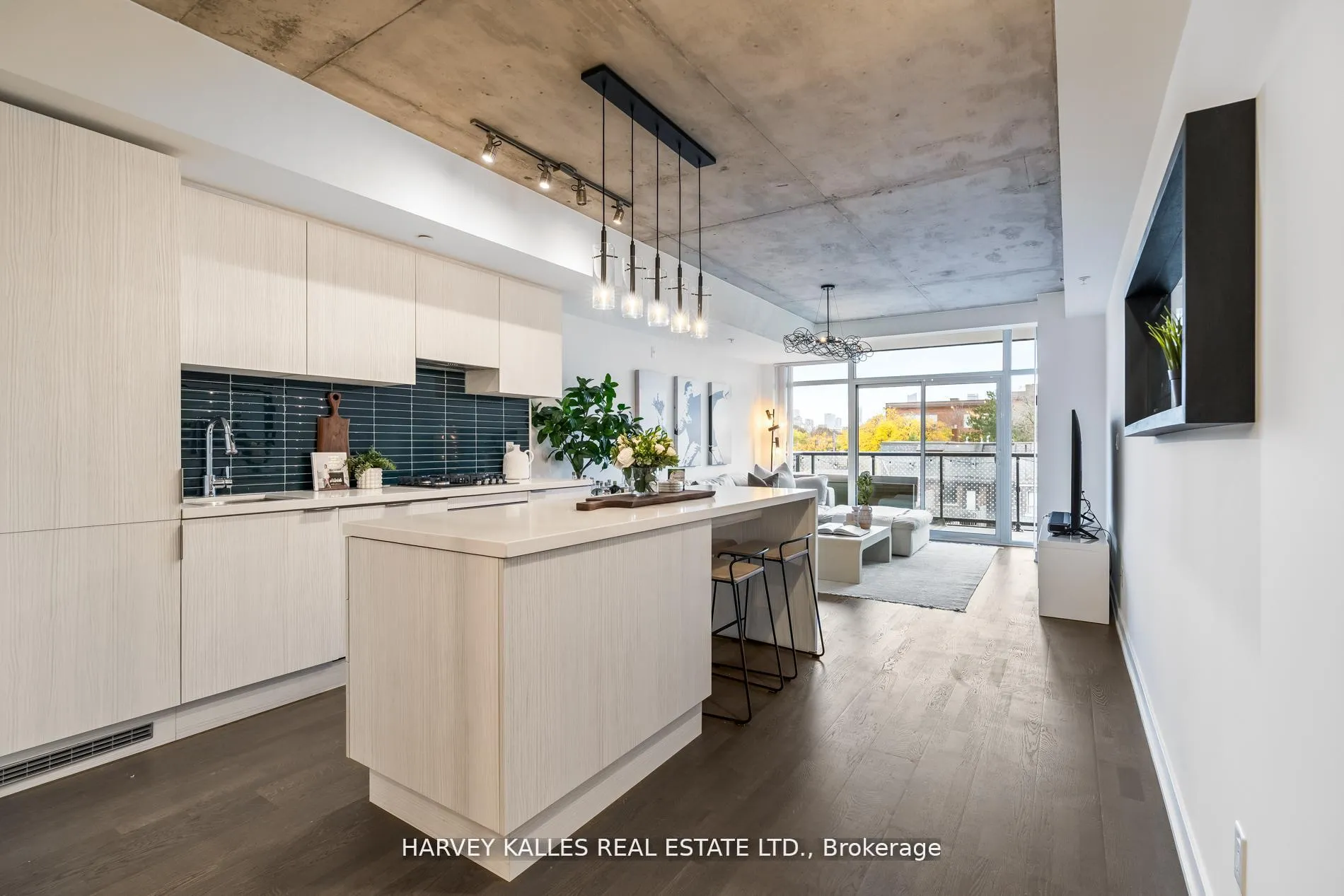 Front of Unit 318, 109 Ossington Avenue