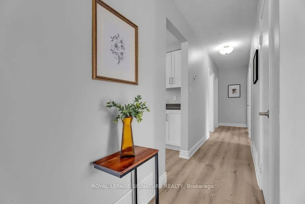 Photo 4 of 47 Aurora Heights Drive, Aurora, Aurora Heights — HOMEH