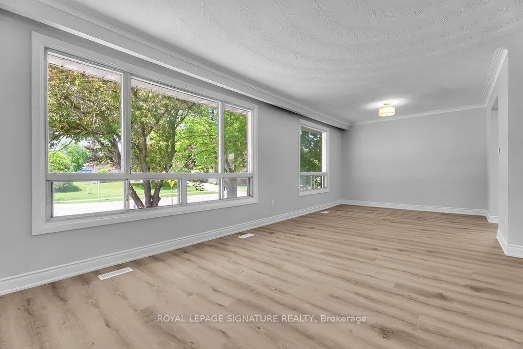 Photo 7 of 47 Aurora Heights Drive, Aurora, Aurora Heights — HOMEH