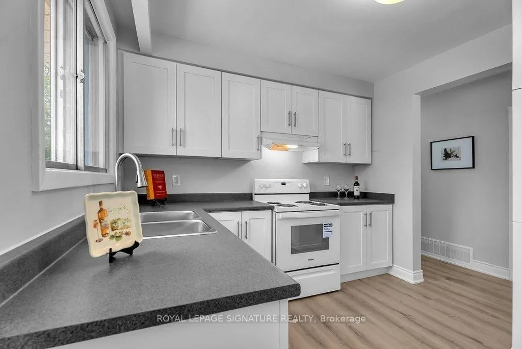 Photo 10 of 47 Aurora Heights Drive, Aurora, Aurora Heights — HOMEH