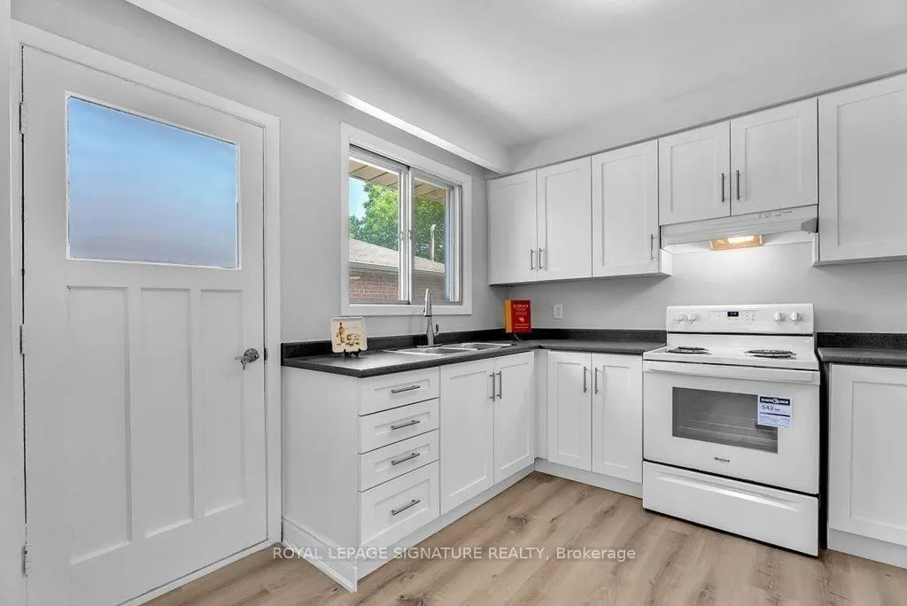Photo 11 of 47 Aurora Heights Drive, Aurora, Aurora Heights — HOMEH