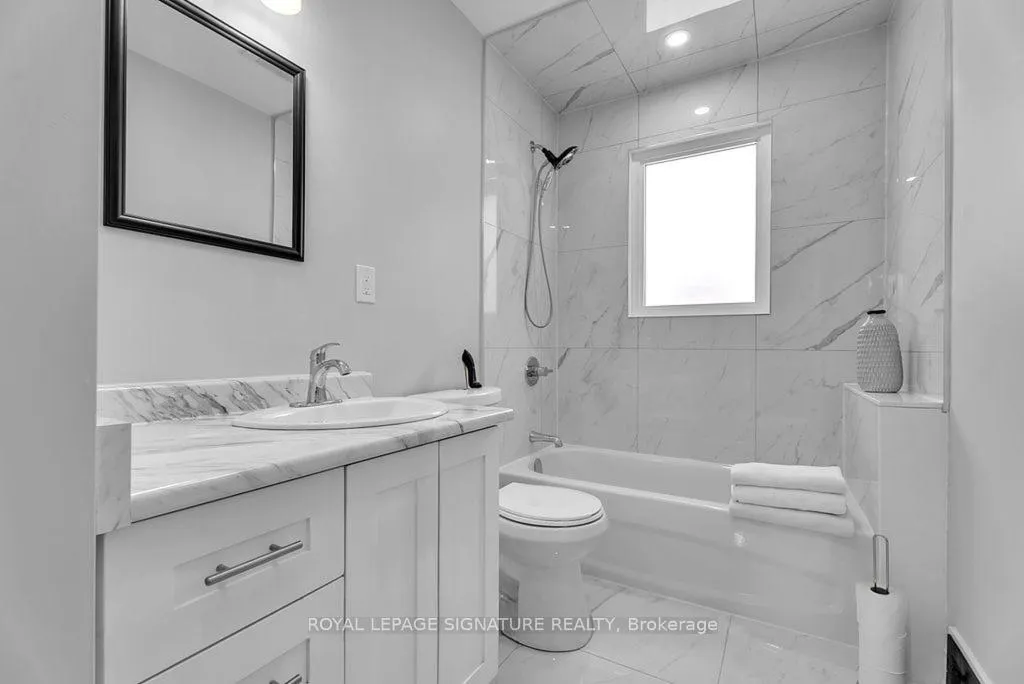 Photo 13 of 47 Aurora Heights Drive, Aurora, Aurora Heights — HOMEH