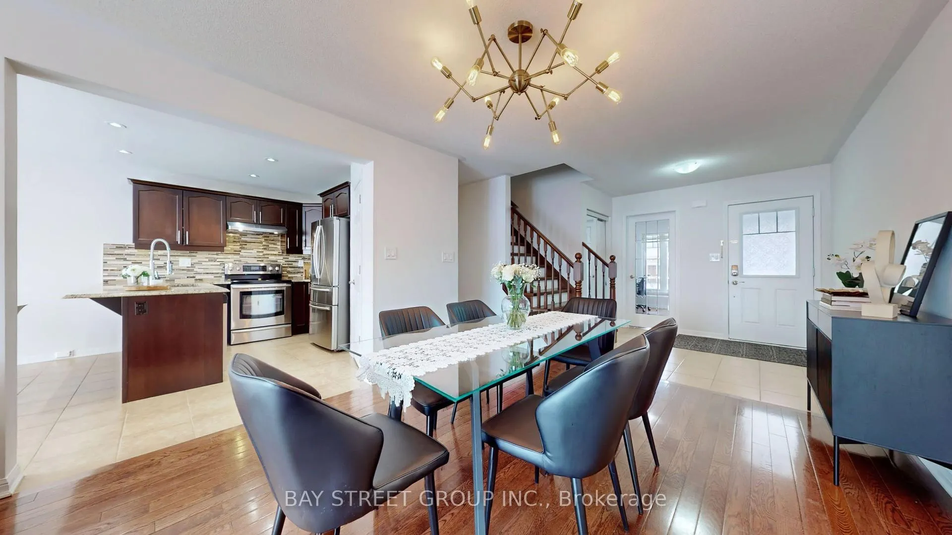 Photo 2 of 216 Emick Drive, Hamilton, Ancaster — HOMEH