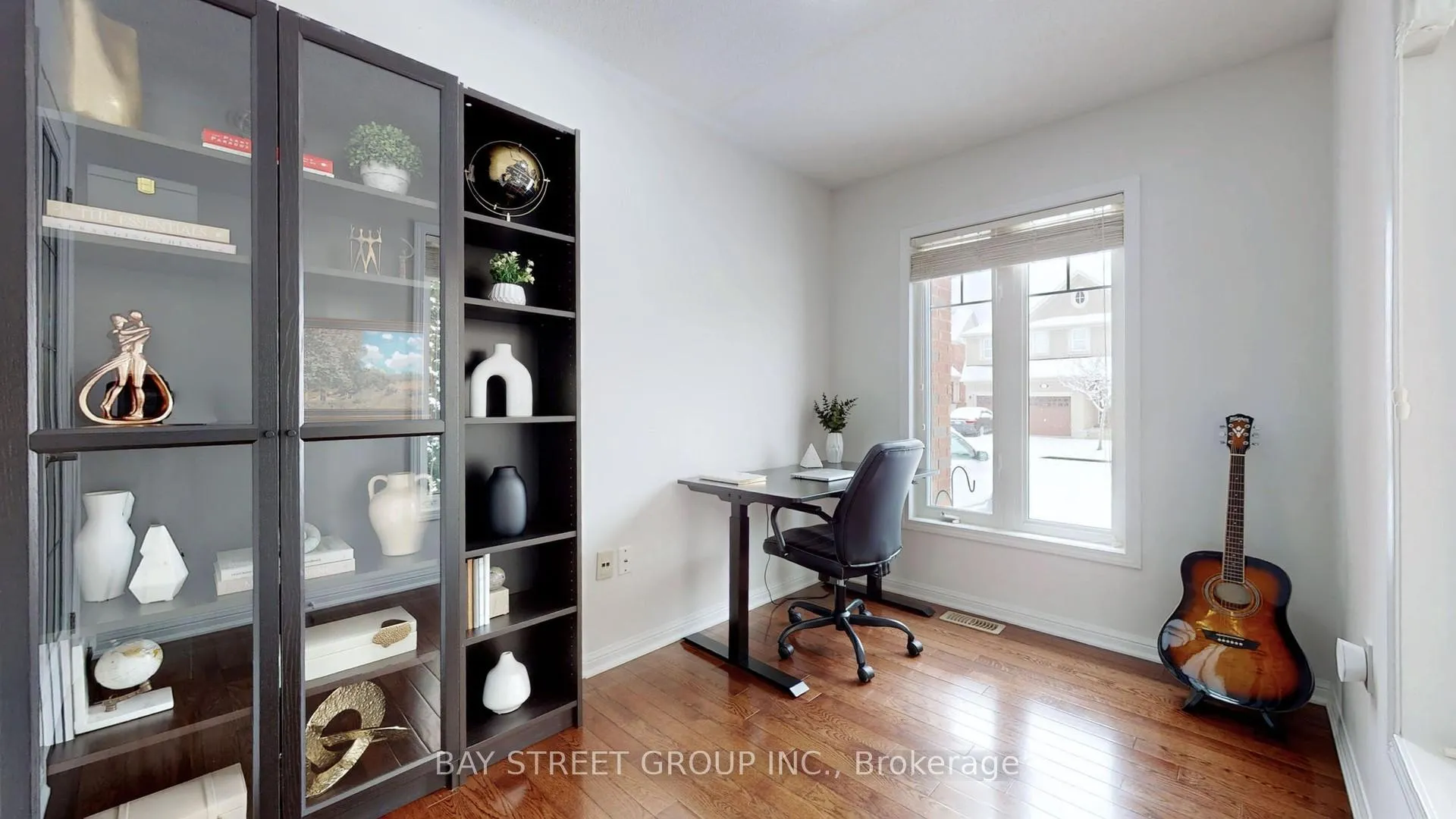 Photo 11 of 216 Emick Drive, Hamilton, Ancaster — HOMEH