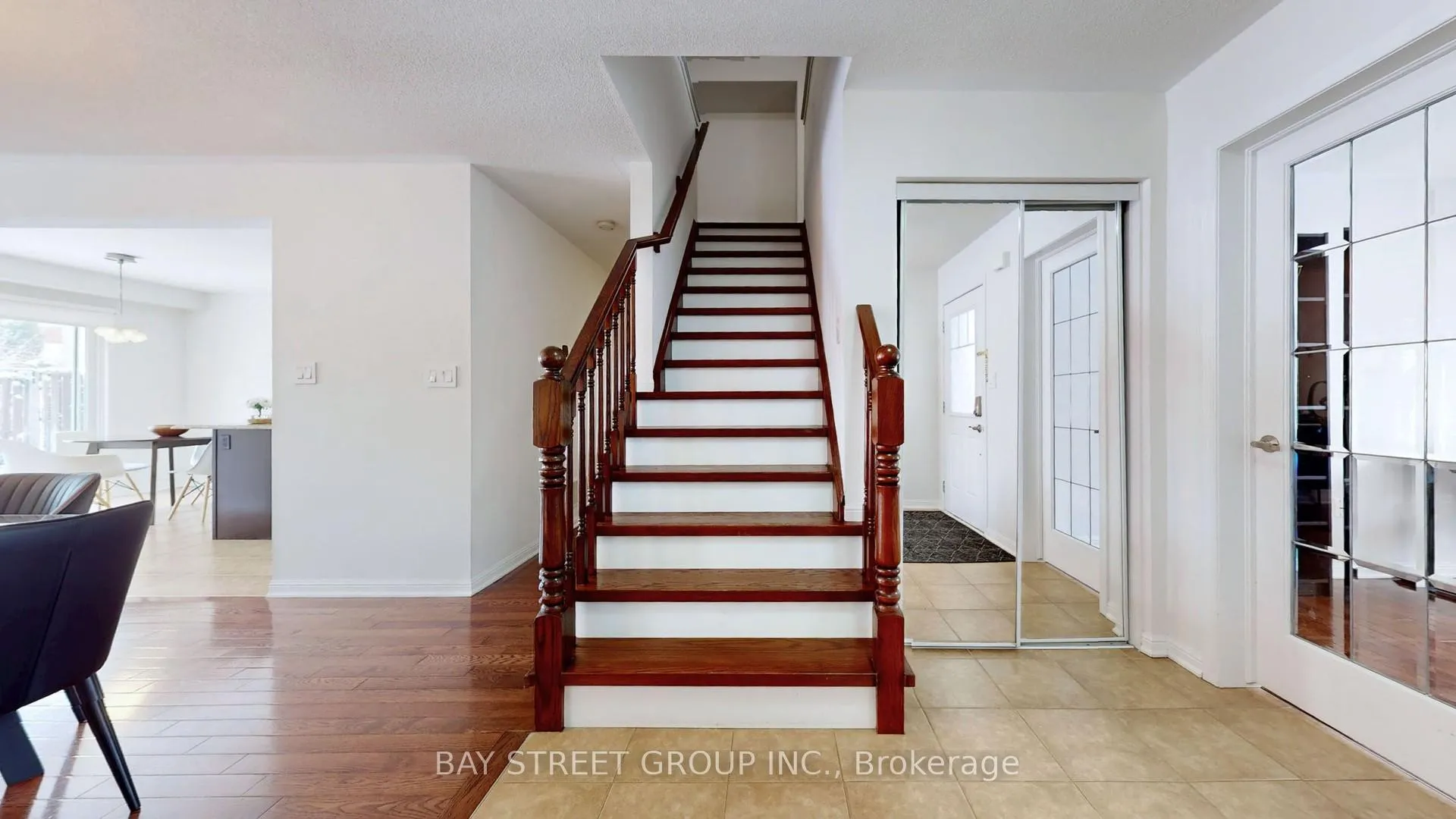 Photo 12 of 216 Emick Drive, Hamilton, Ancaster — HOMEH