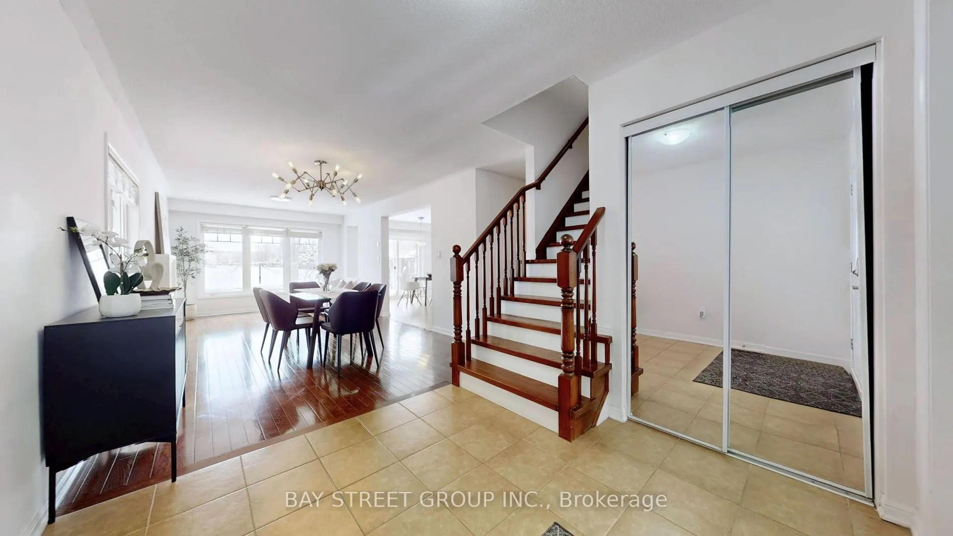 Photo 13 of 216 Emick Drive, Hamilton, Ancaster — HOMEH