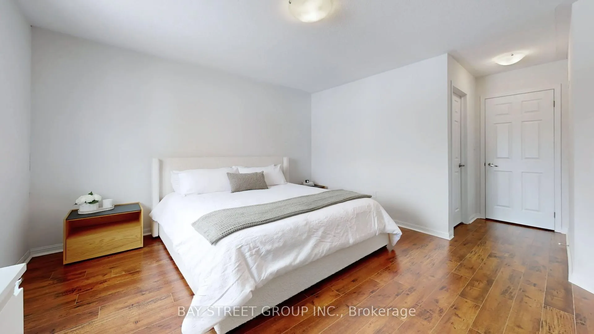 Photo 17 of 216 Emick Drive, Hamilton, Ancaster — HOMEH