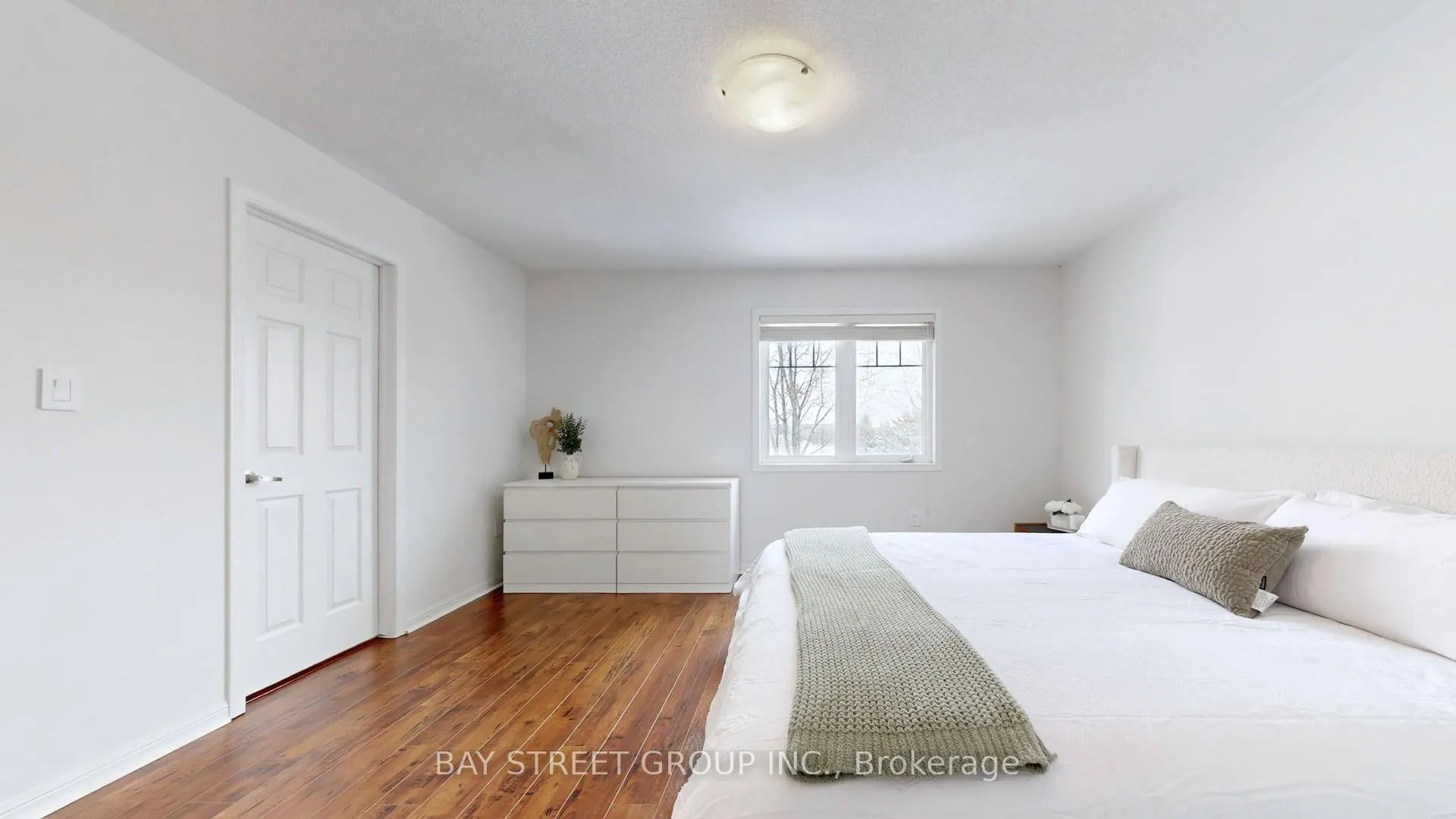 Photo 18 of 216 Emick Drive, Hamilton, Ancaster — HOMEH