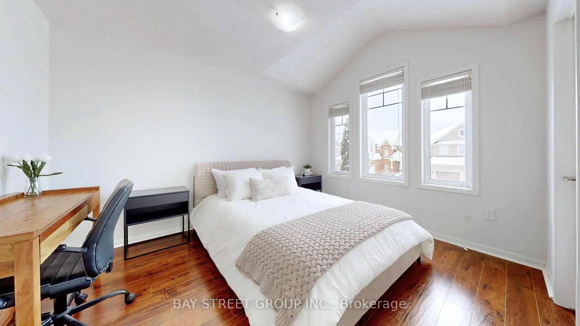 Photo 21 of 216 Emick Drive, Hamilton, Ancaster — HOMEH