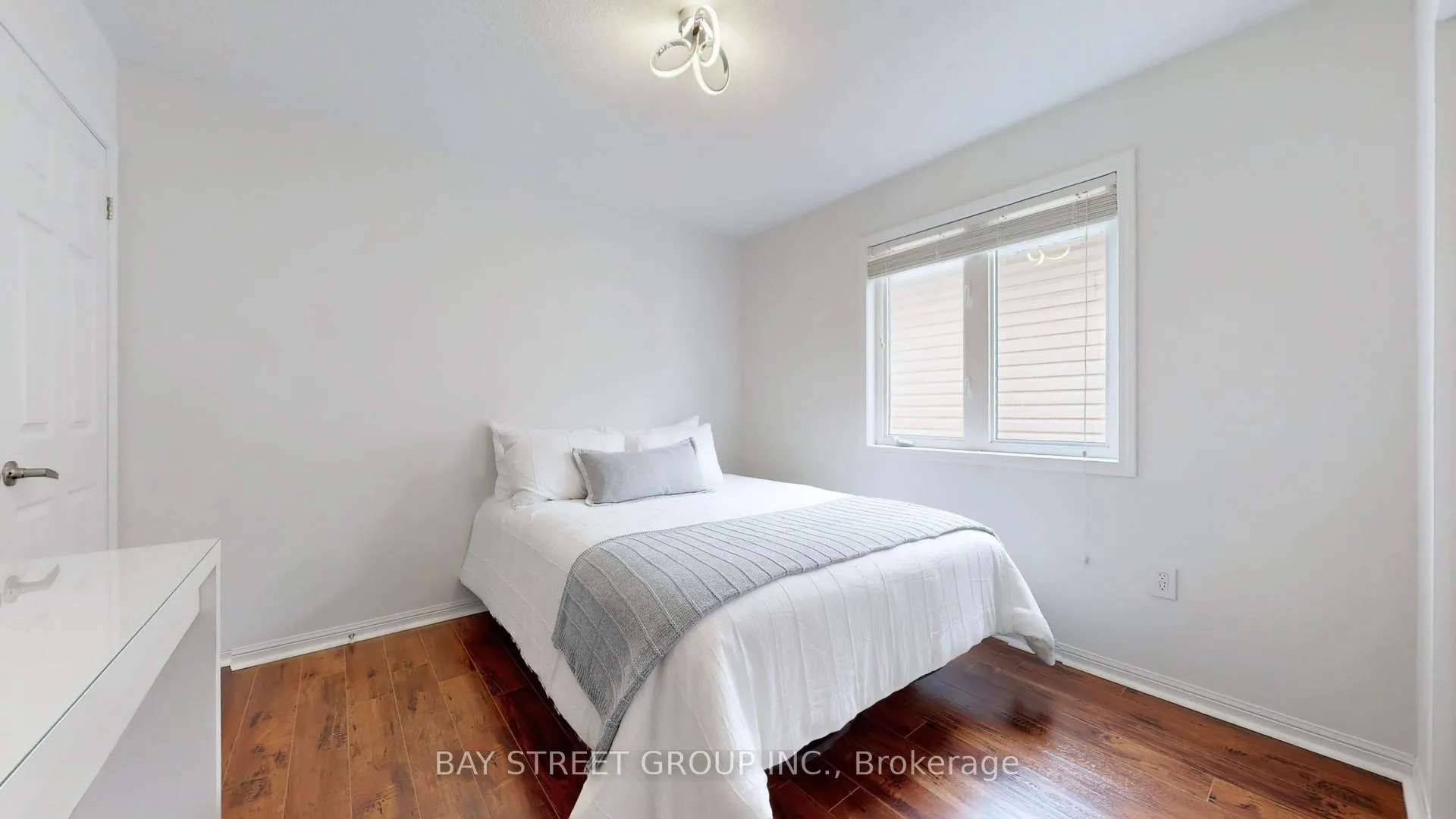 Photo 23 of 216 Emick Drive, Hamilton, Ancaster — HOMEH