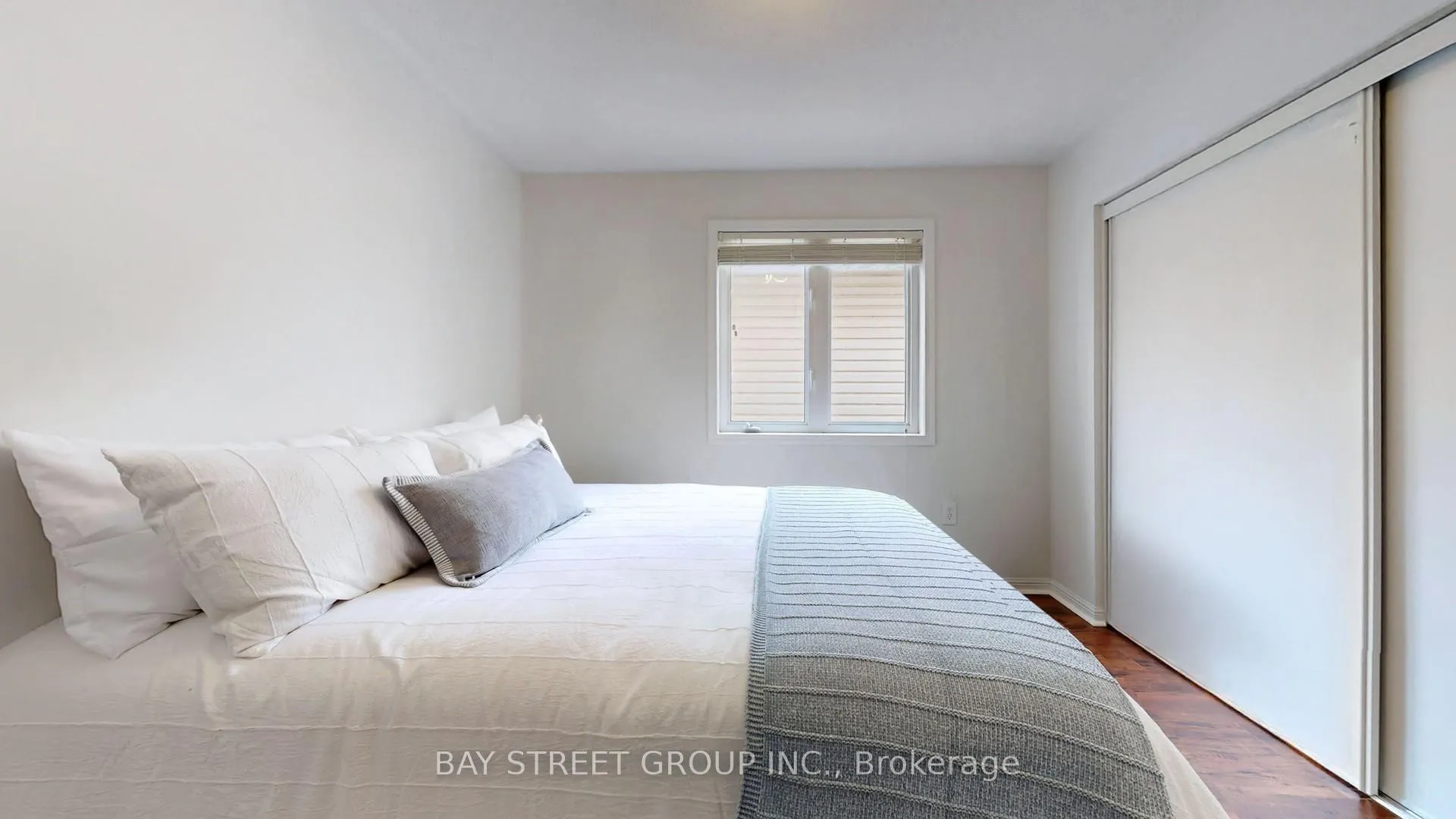 Photo 25 of 216 Emick Drive, Hamilton, Ancaster — HOMEH