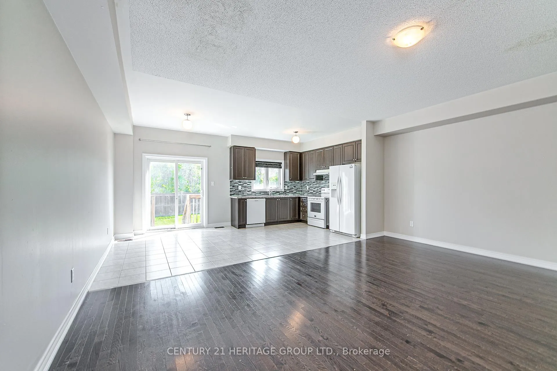 Photo 6 of 1281 Bardeau Street, Innisfil, Lefroy — HOMEH