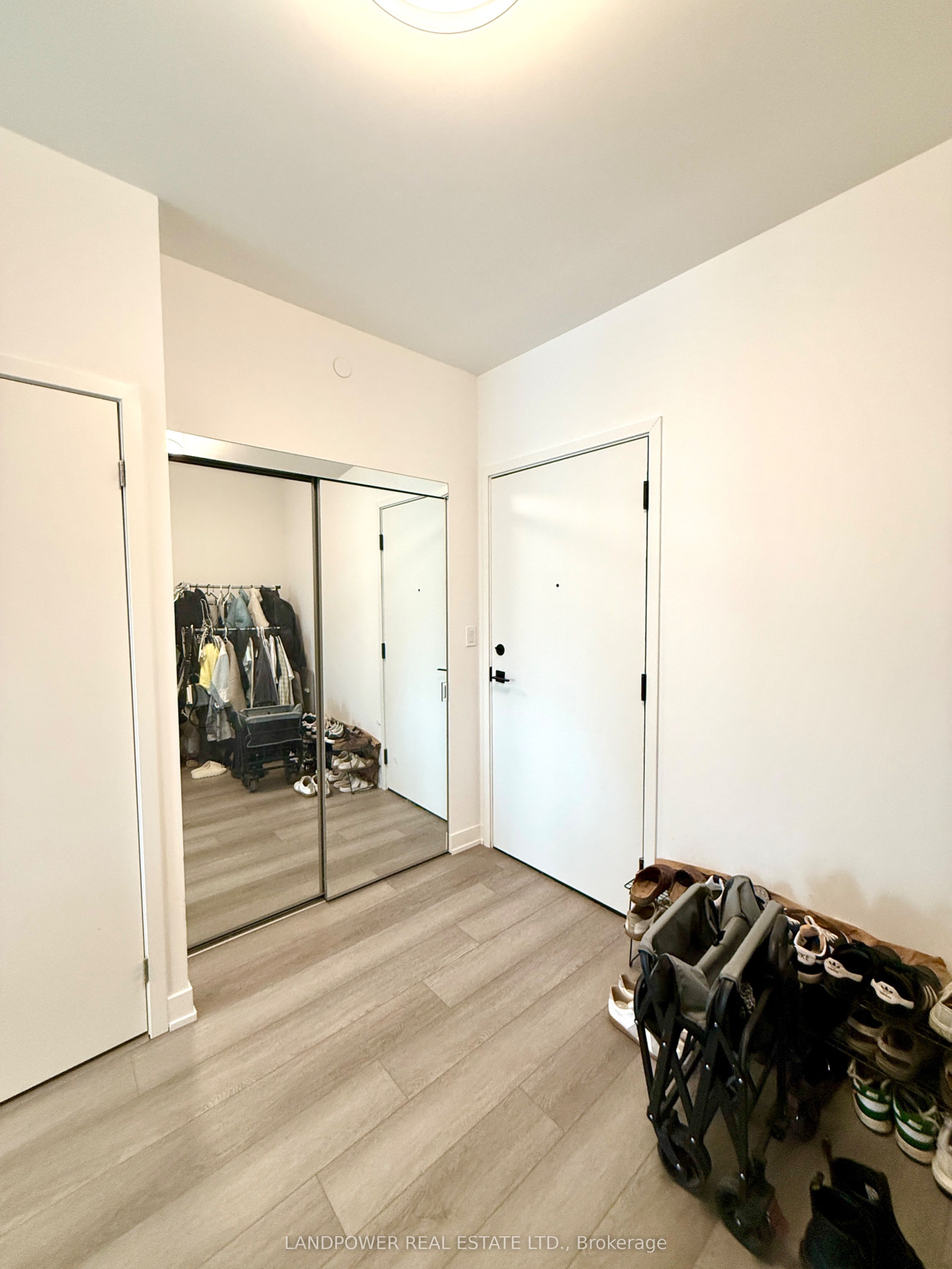 Photo 3 of Unit 1702B, 292 Verdale Crossing, Markham, Unionville — HOMEH