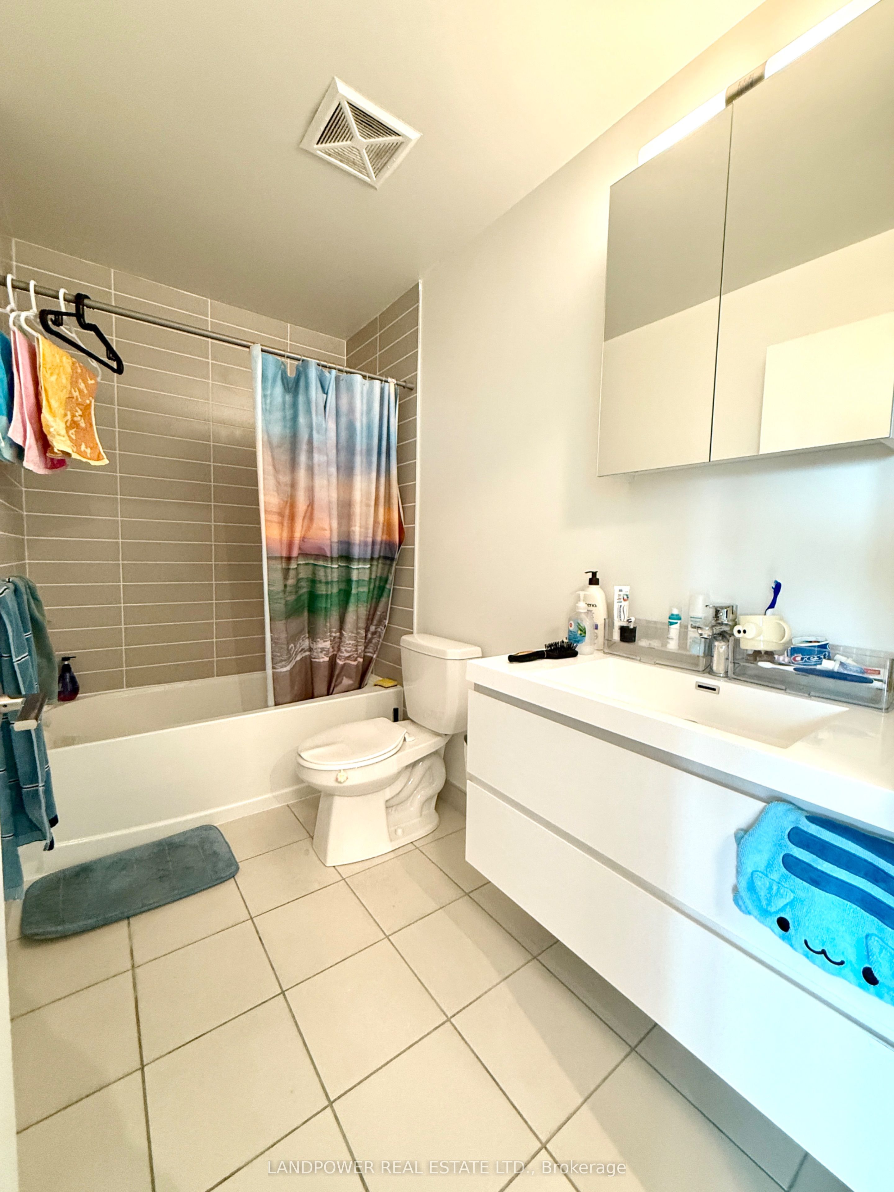 Photo 13 of Unit 1702B, 292 Verdale Crossing, Markham, Unionville — HOMEH