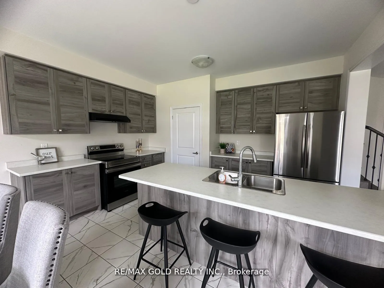 Photo 18 of 121 Explorer Way, Thorold, Rolling Meadows — HOMEH
